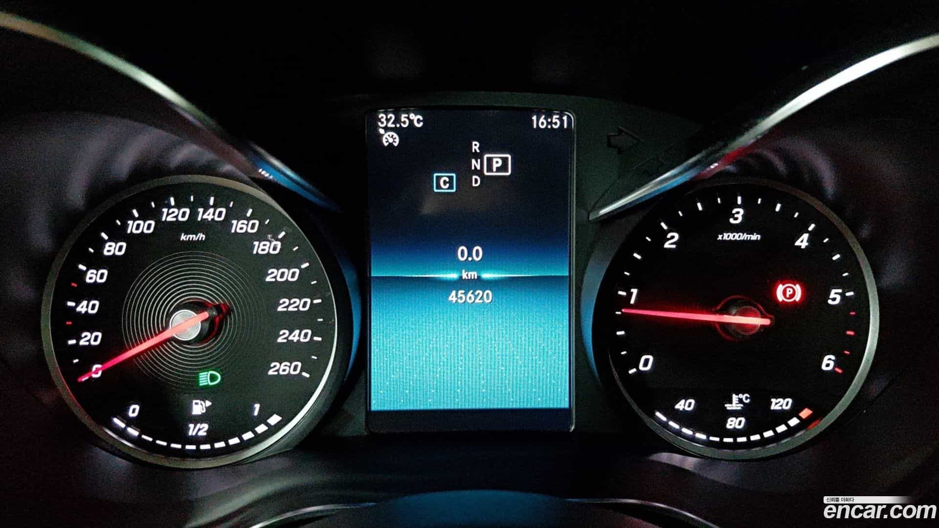 C-Class Mercedes-Benz 2019.3-INNER-008