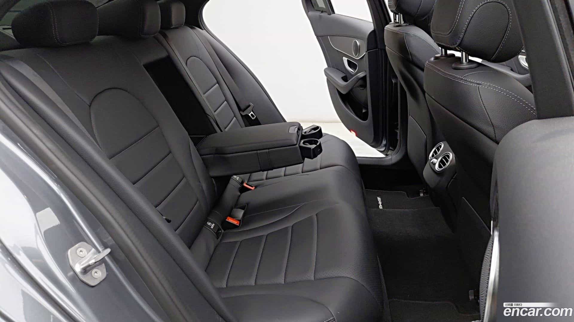 C-Class Mercedes-Benz 2019.3-OPTION-016