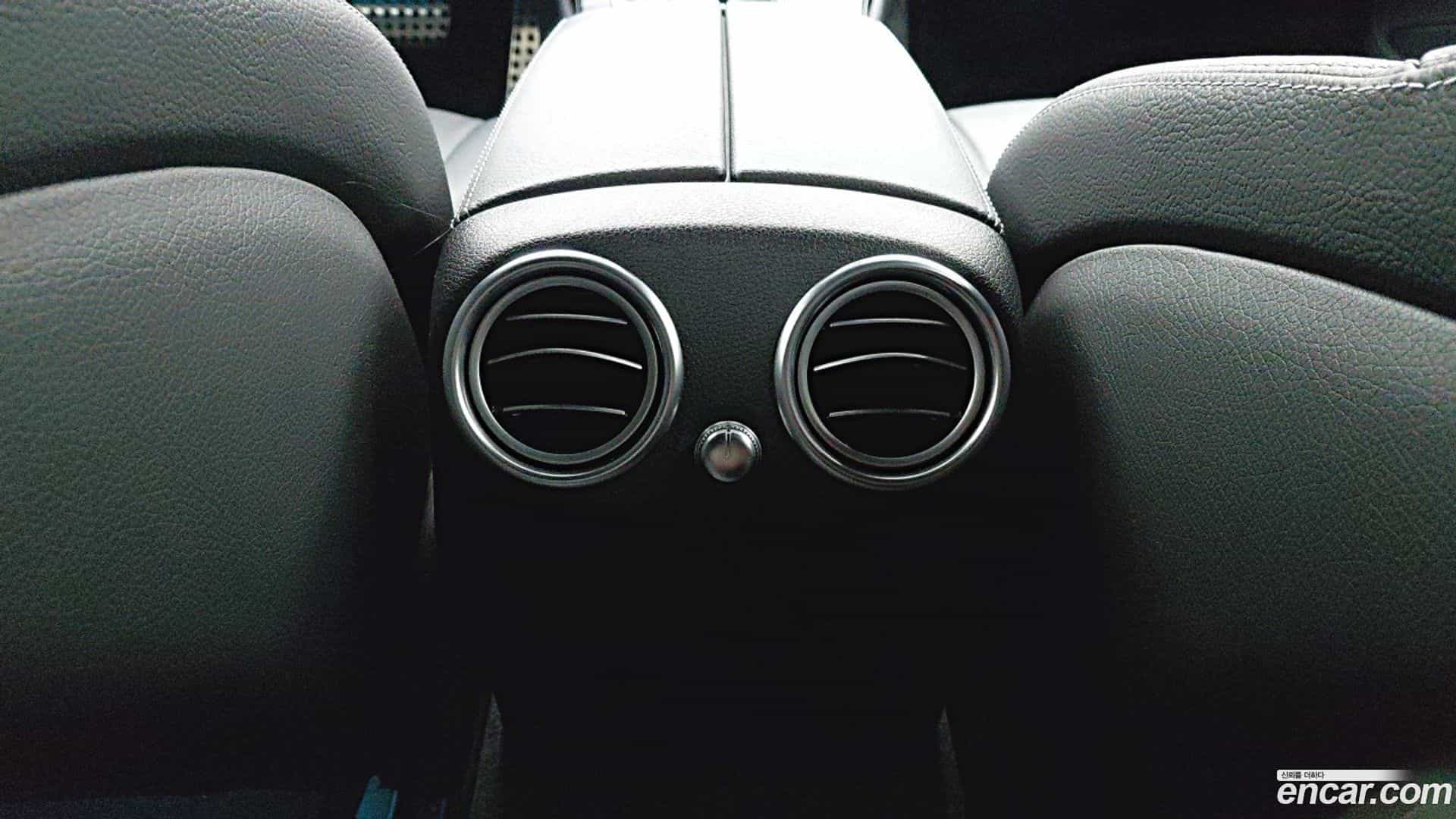 C-Class Mercedes-Benz 2019.3-OPTION-022