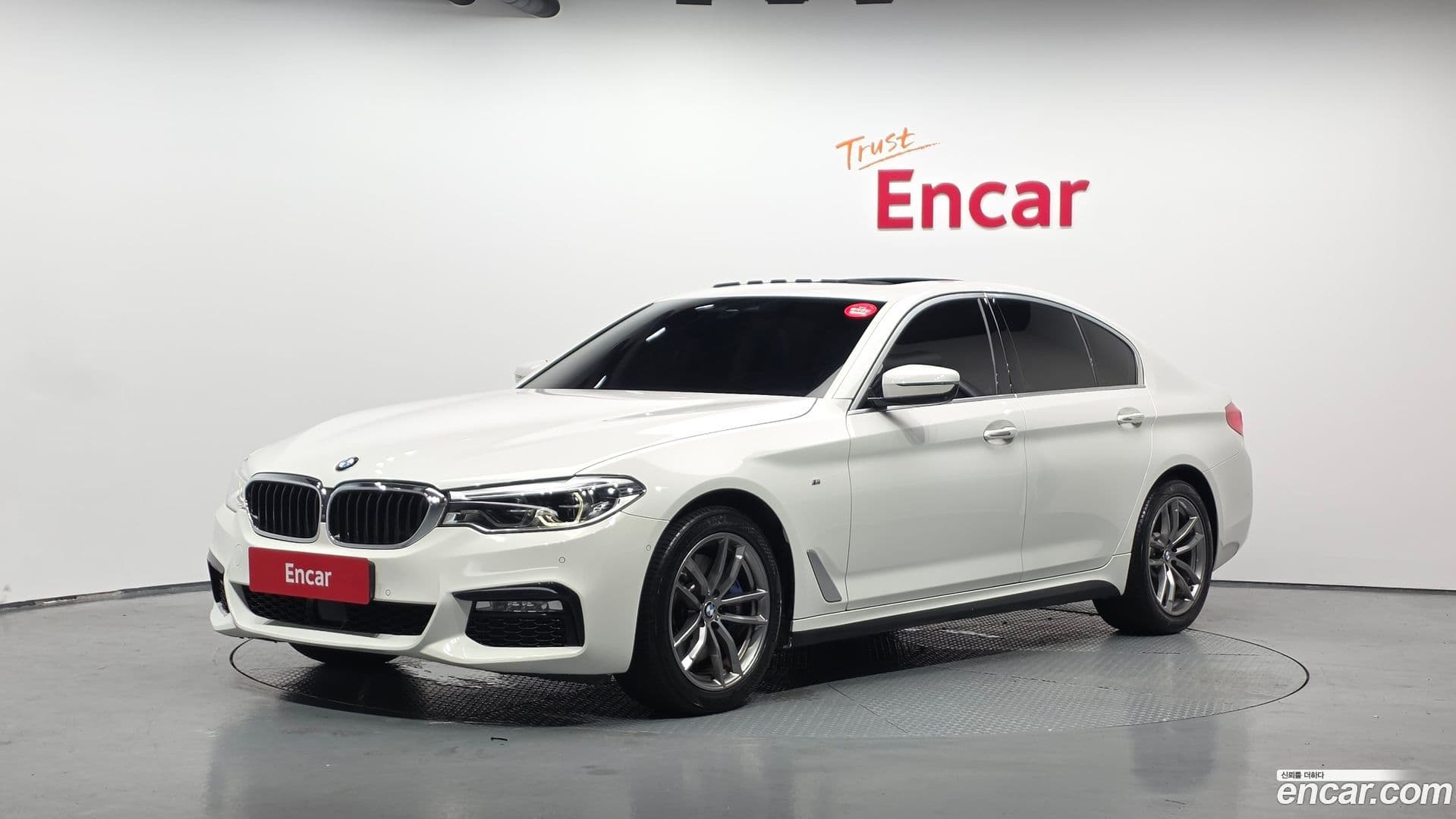 Main__Slider__Photo:5-Series BMW 2017.9-0