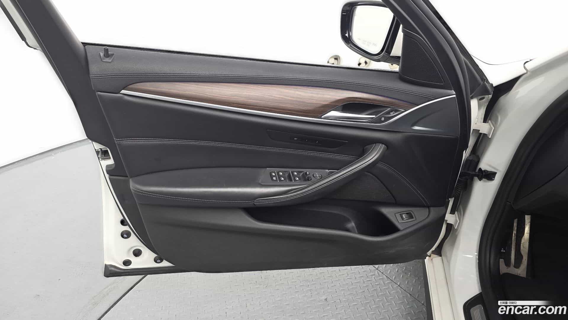 5-Series BMW 2017.9-INNER-034