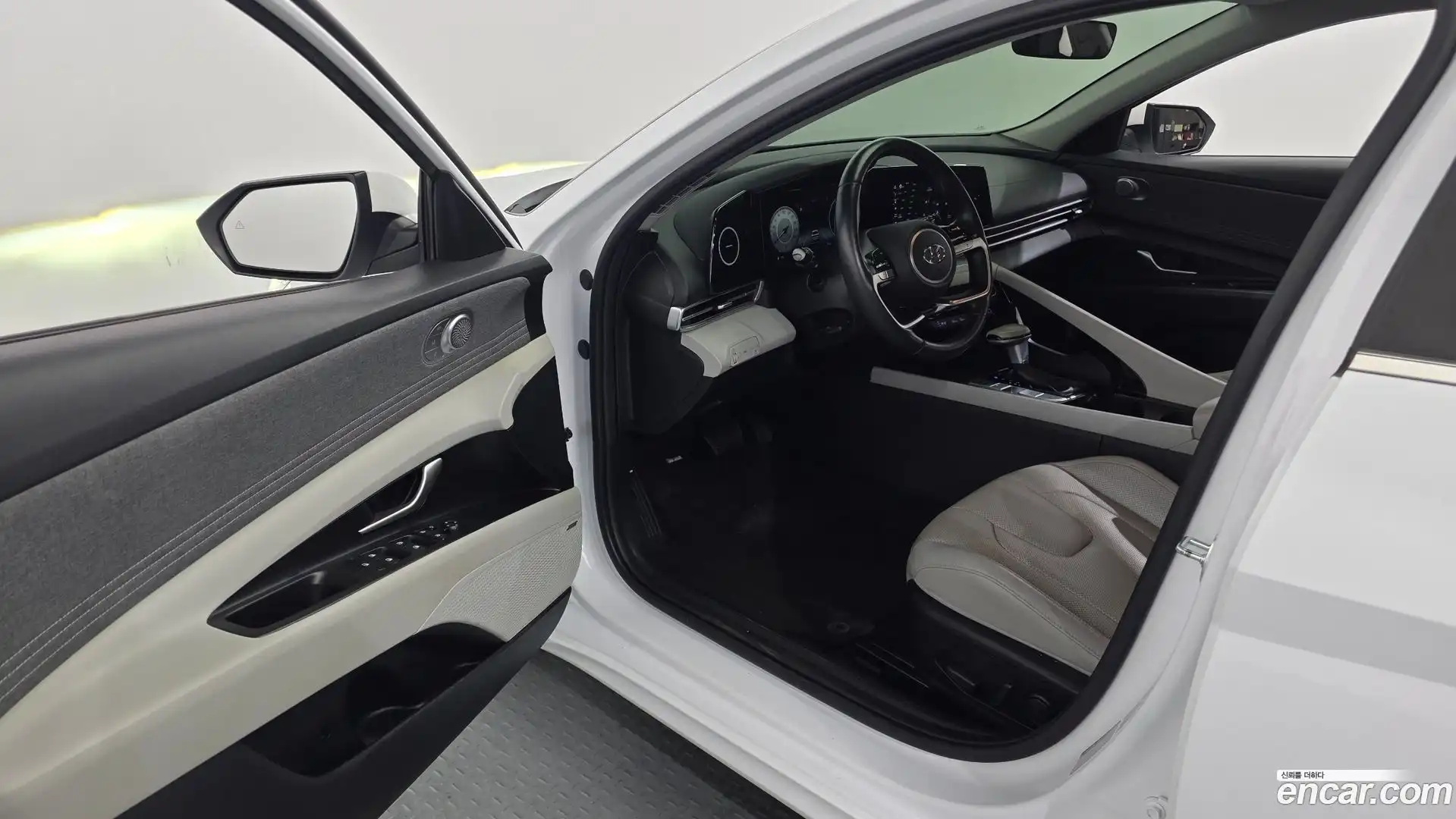 AVANTE Hyundai 2020.5-INNER-010