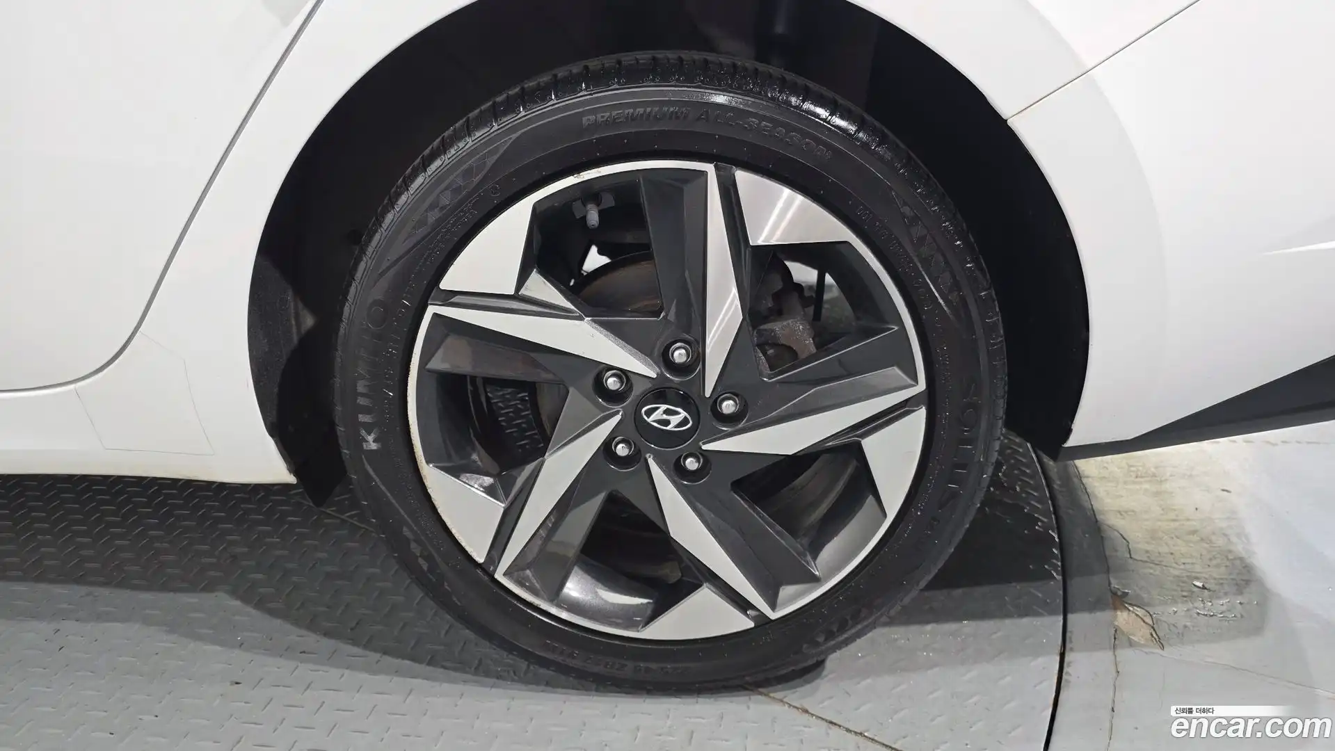 AVANTE Hyundai 2020.5-OUTER-031