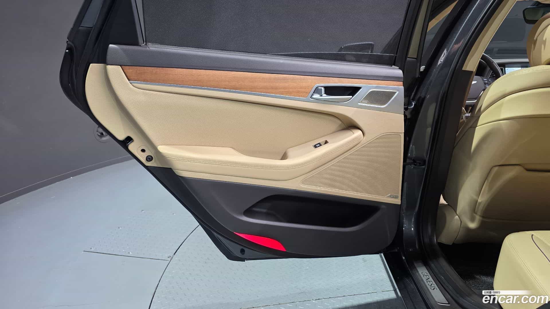 G80 Genesis 2019.2-INNER-035