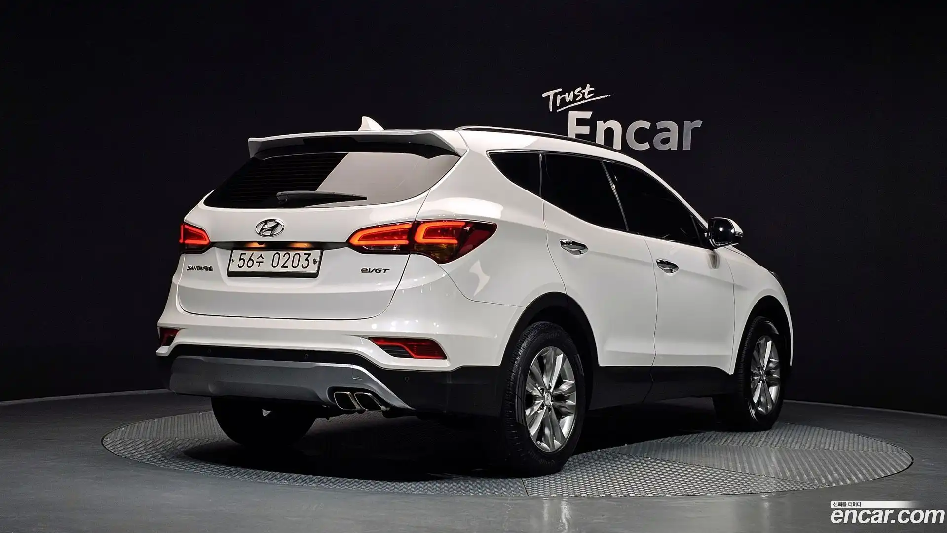 Santafe Hyundai 2016.8-OUTER-002