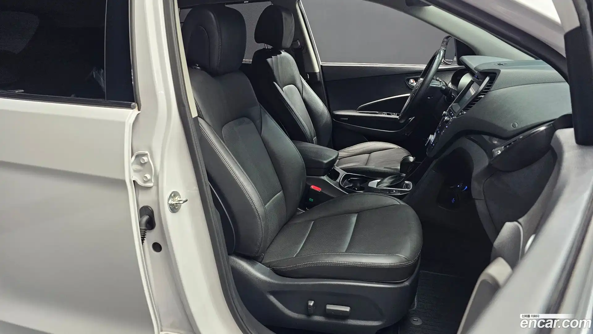 Santafe Hyundai 2016.8-INNER-036
