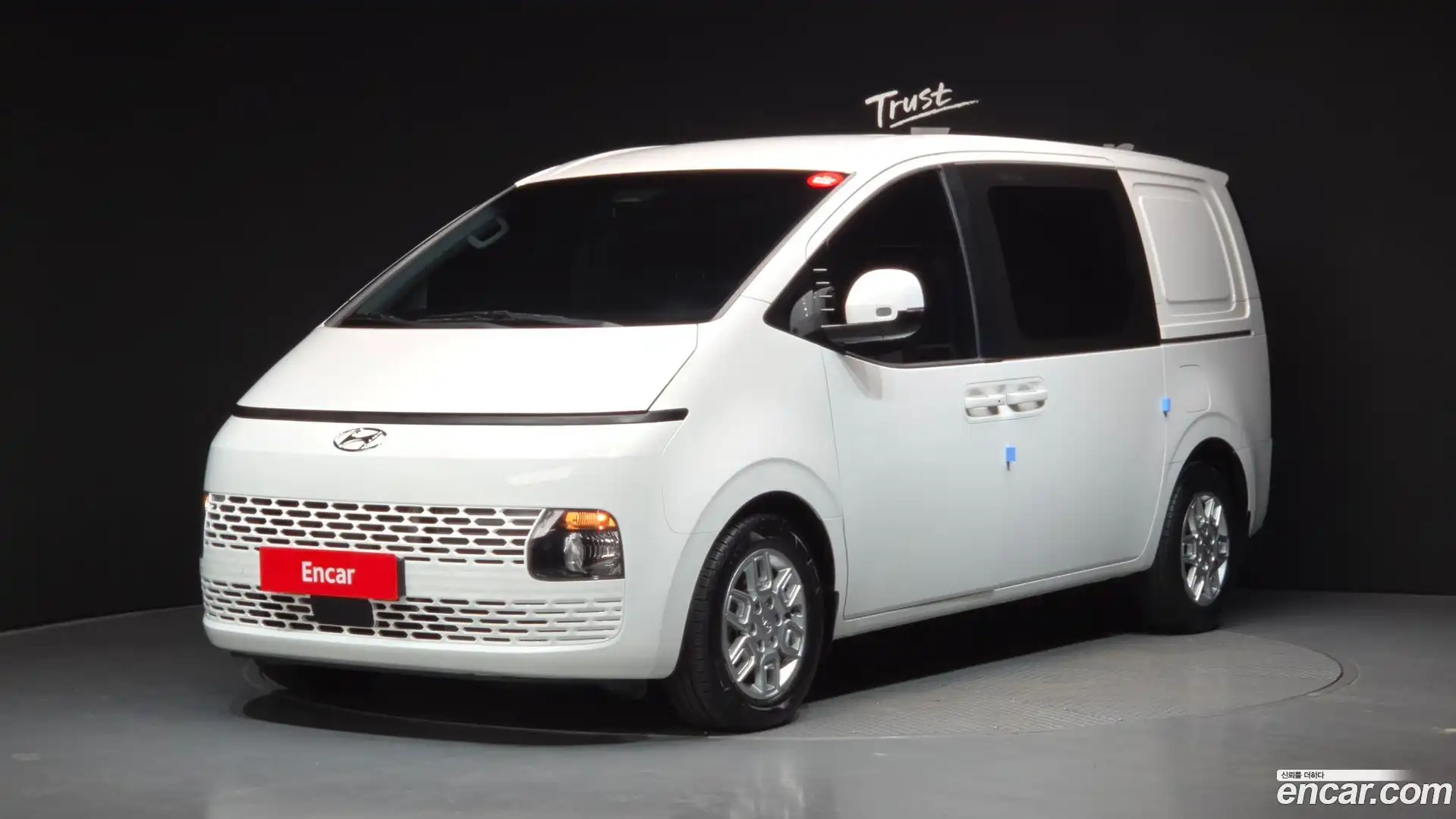 Staria Hyundai 2023.0-OUTER-001