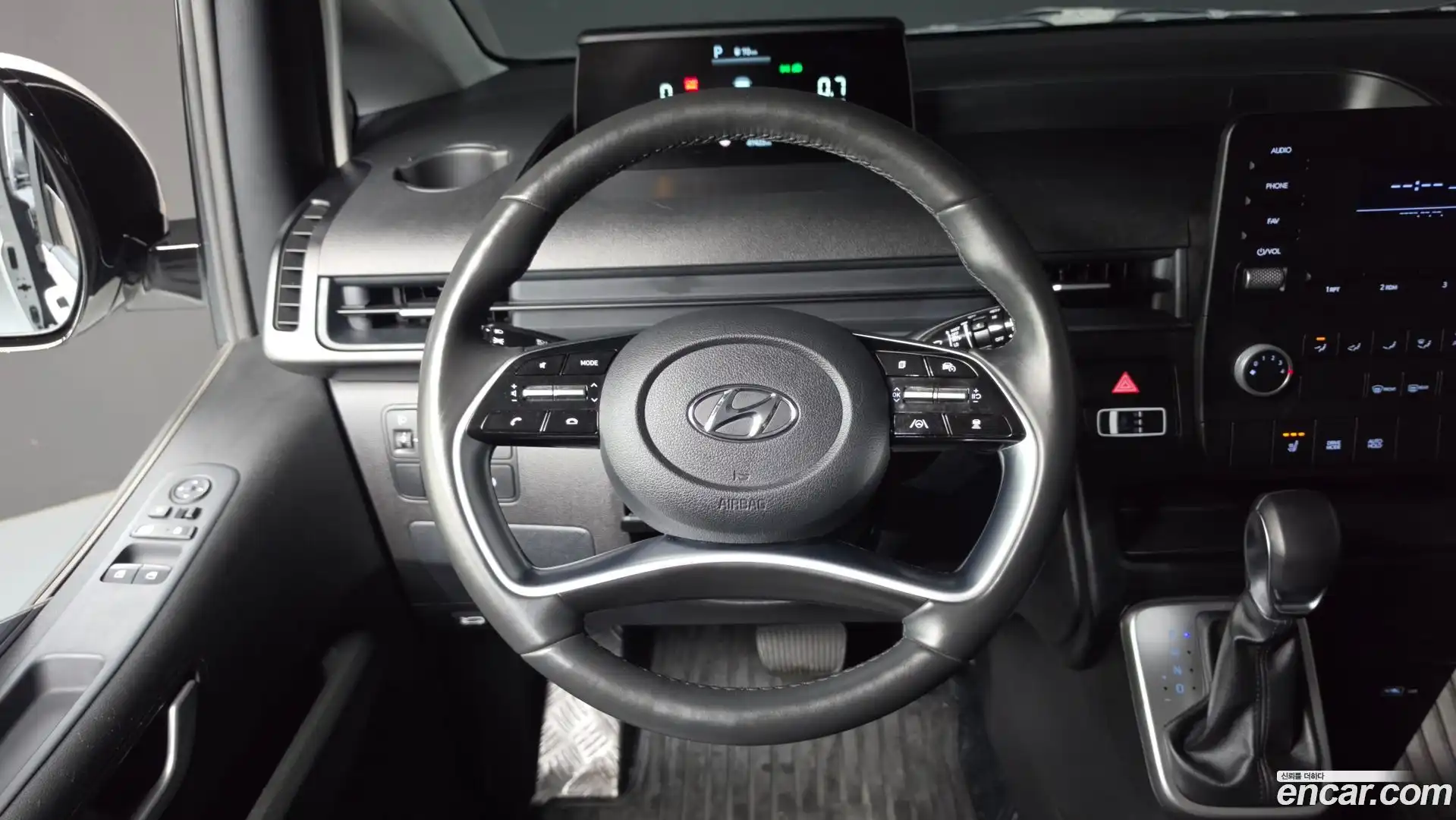 Staria Hyundai 2023.0-OPTION-016
