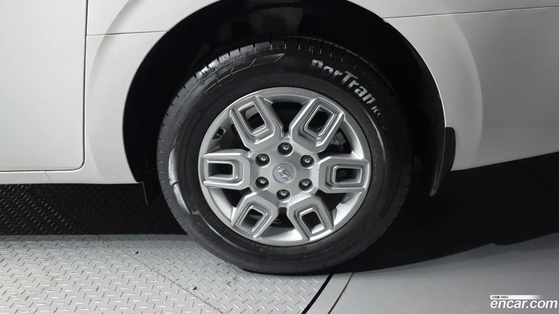 Staria Hyundai 2023.0-OUTER-031