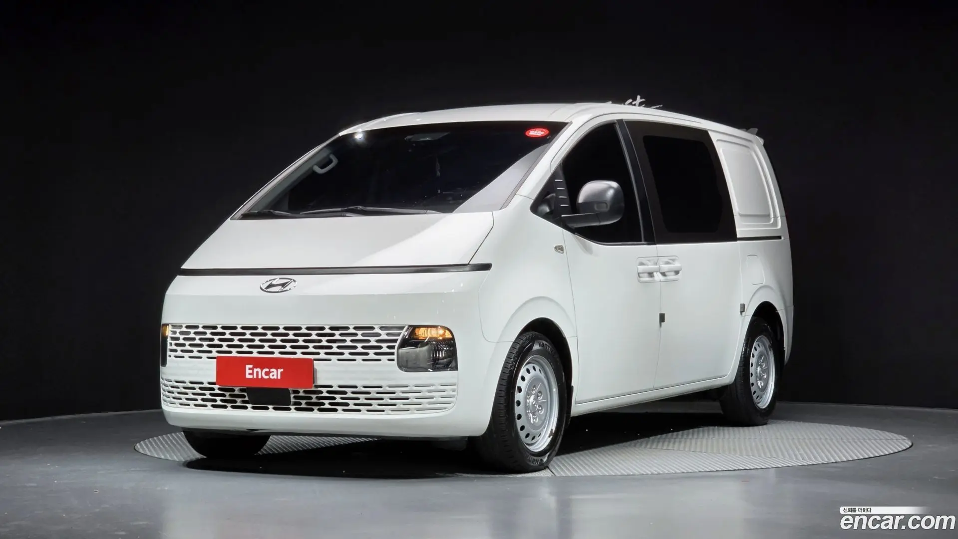 Main__Slider__Photo:Staria Hyundai 2022.3-0
