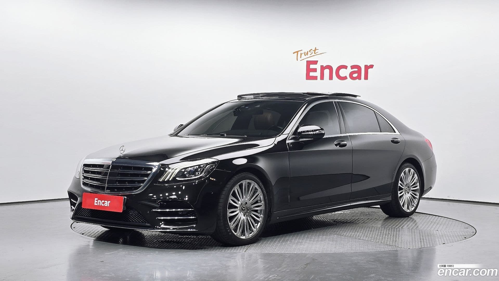 Main__Slider__Photo:S-Class Mercedes-Benz 2018.4-0