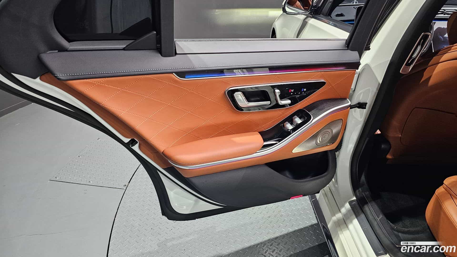 S-Class Mercedes-Benz 2022.1-INNER-035