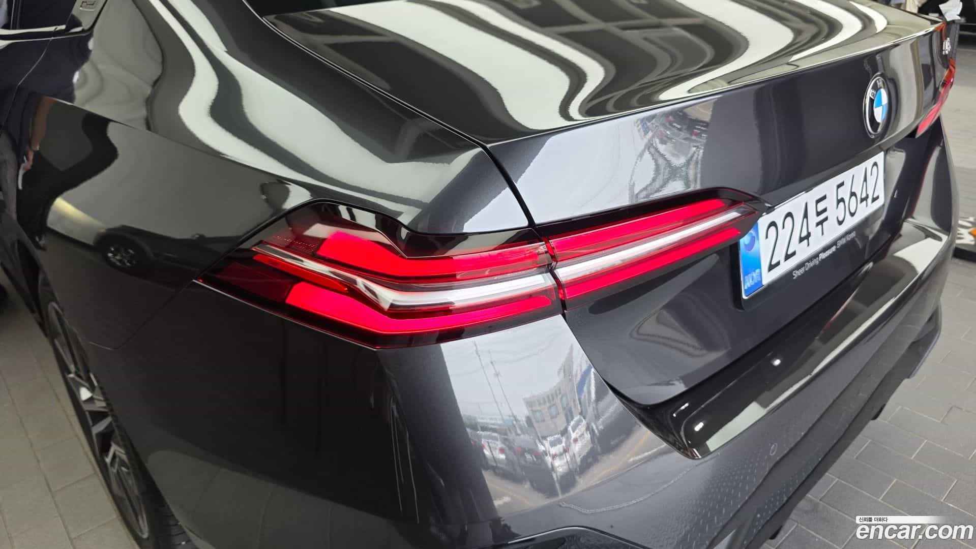 5-Series BMW 2025.3-OUTER-033