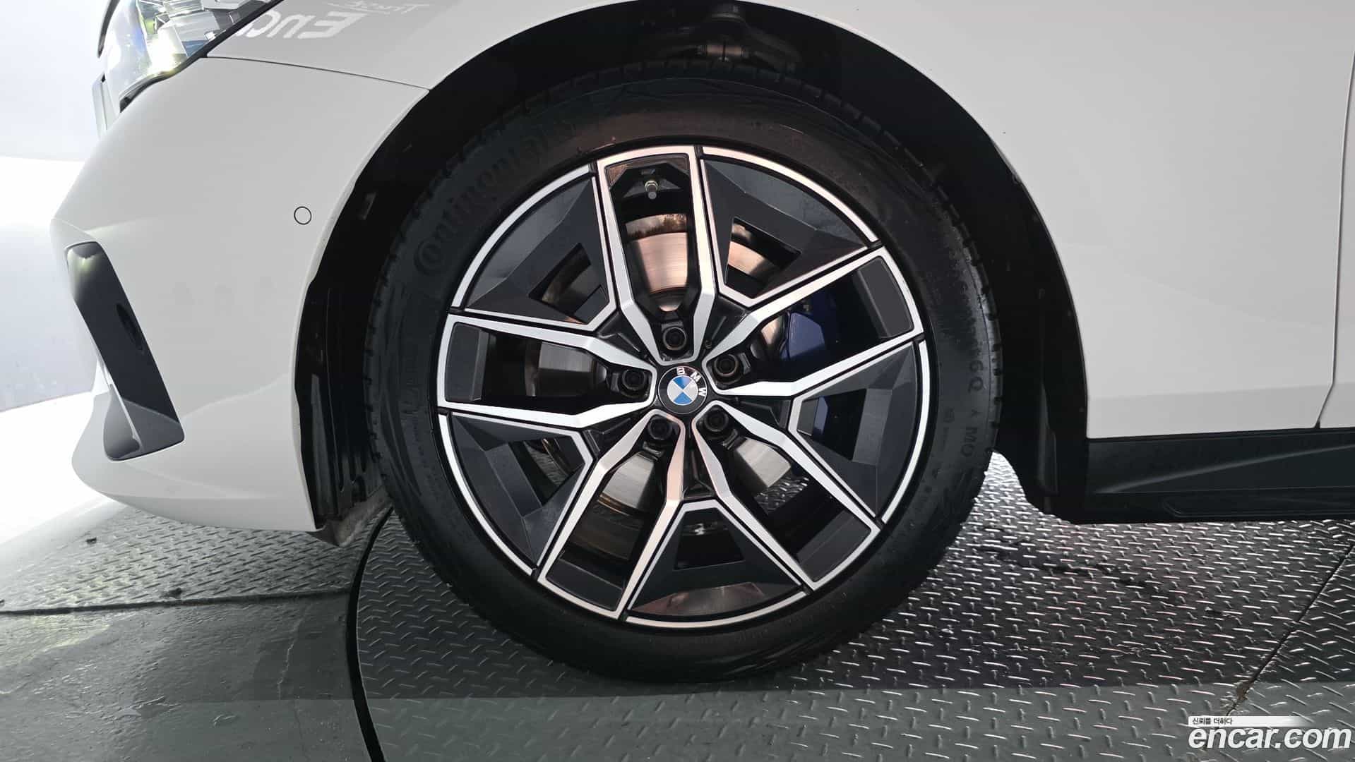 5-Series BMW 2025.8-OUTER-005