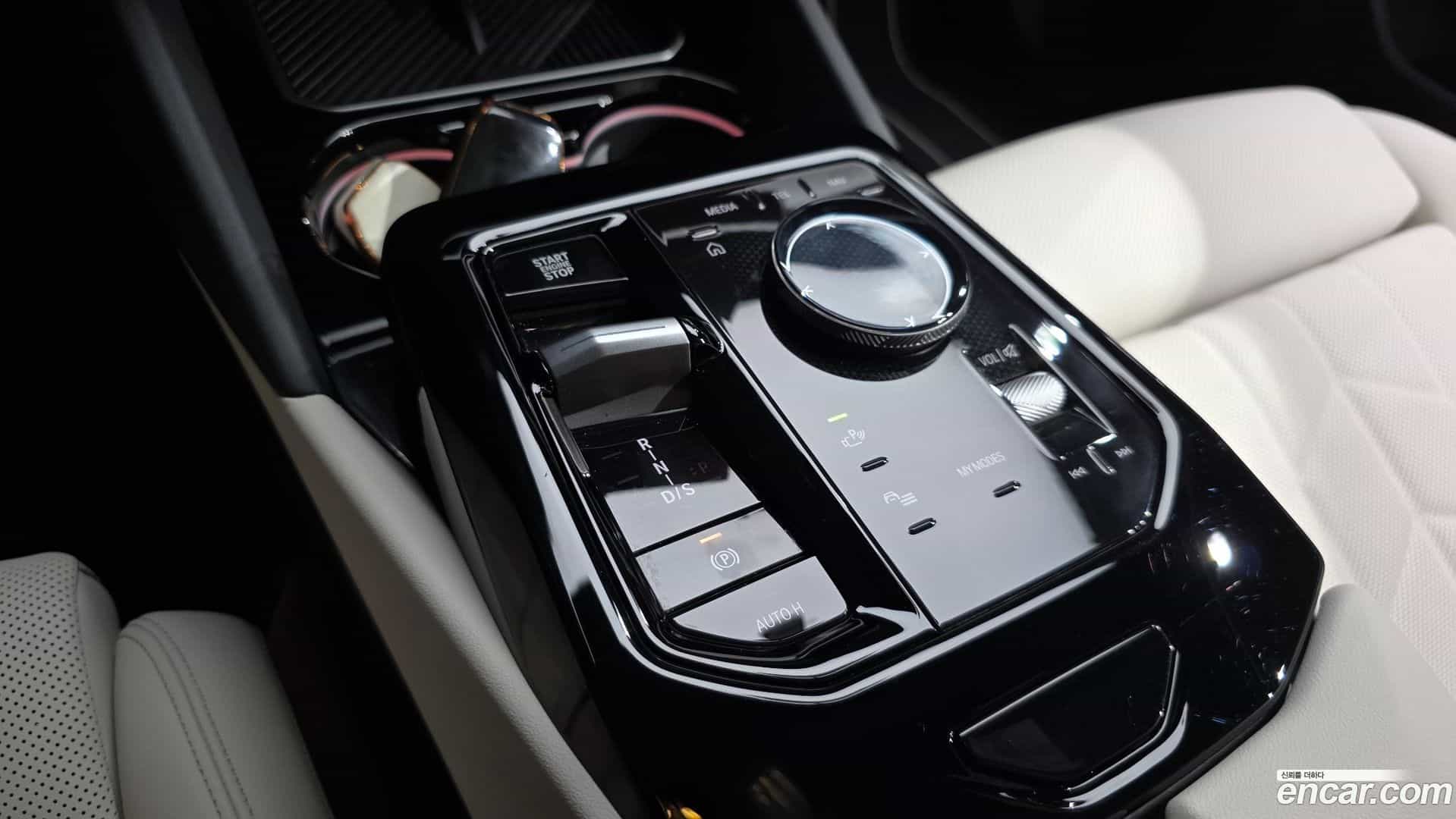 5-Series BMW 2025.8-INNER-009