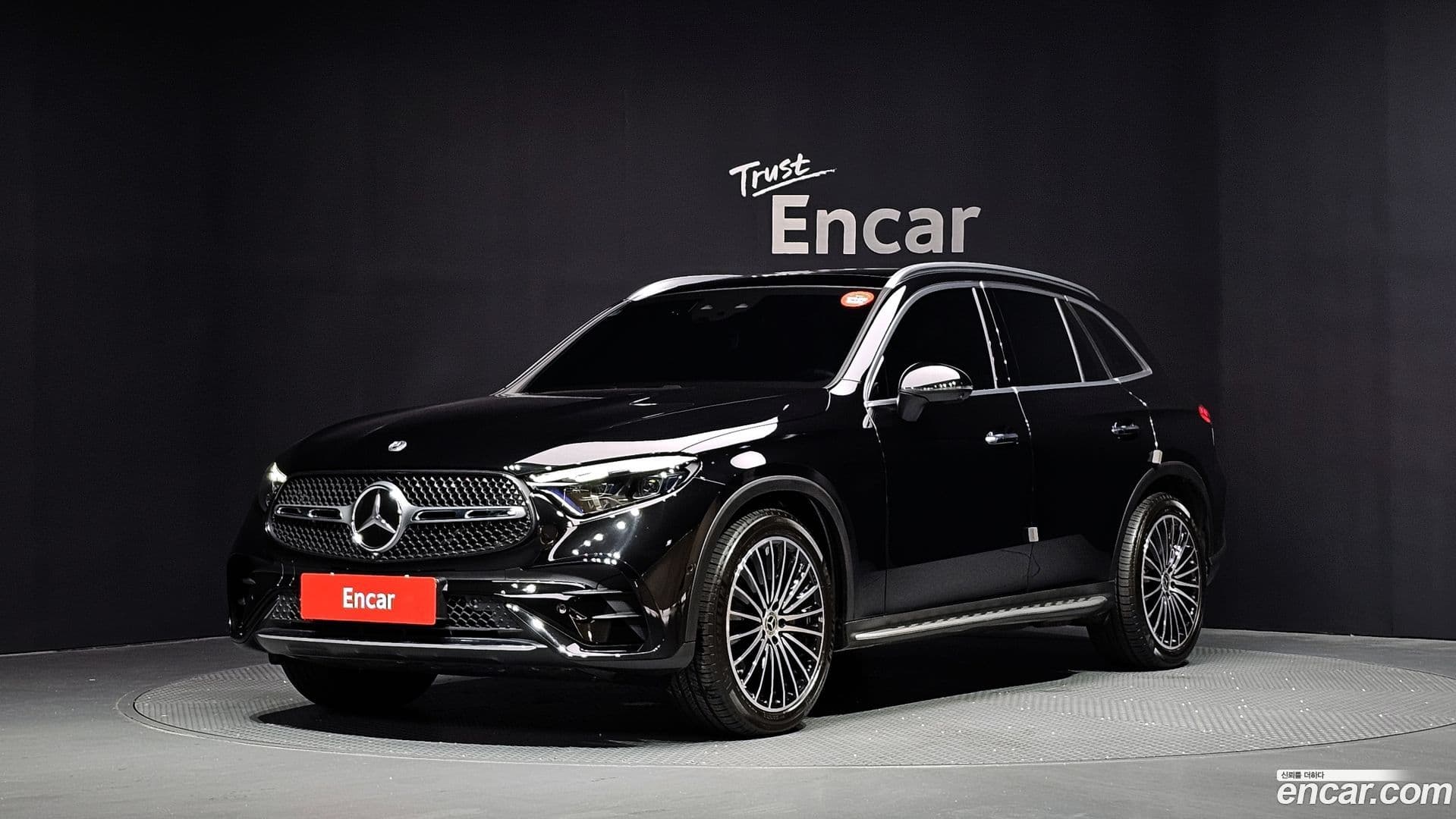 Main__Slider__Photo:GLC-Class Mercedes-Benz 2024.6-0