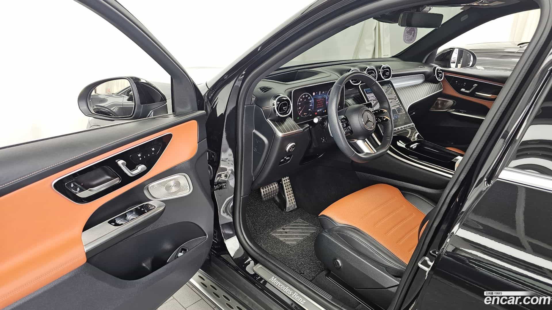 GLC-Class Mercedes-Benz 2024.6-INNER-010
