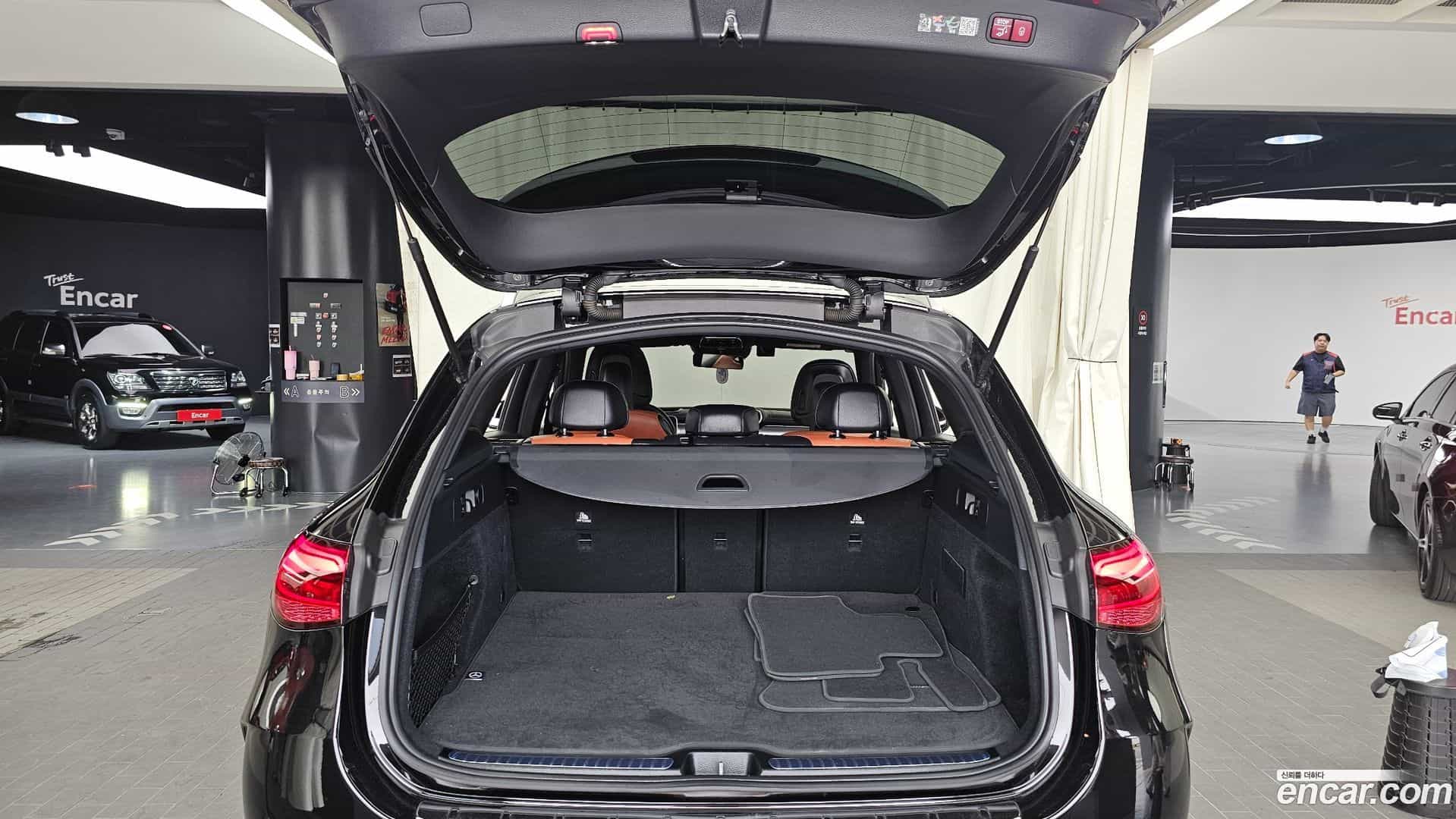 GLC-Class Mercedes-Benz 2024.6-OPTION-024