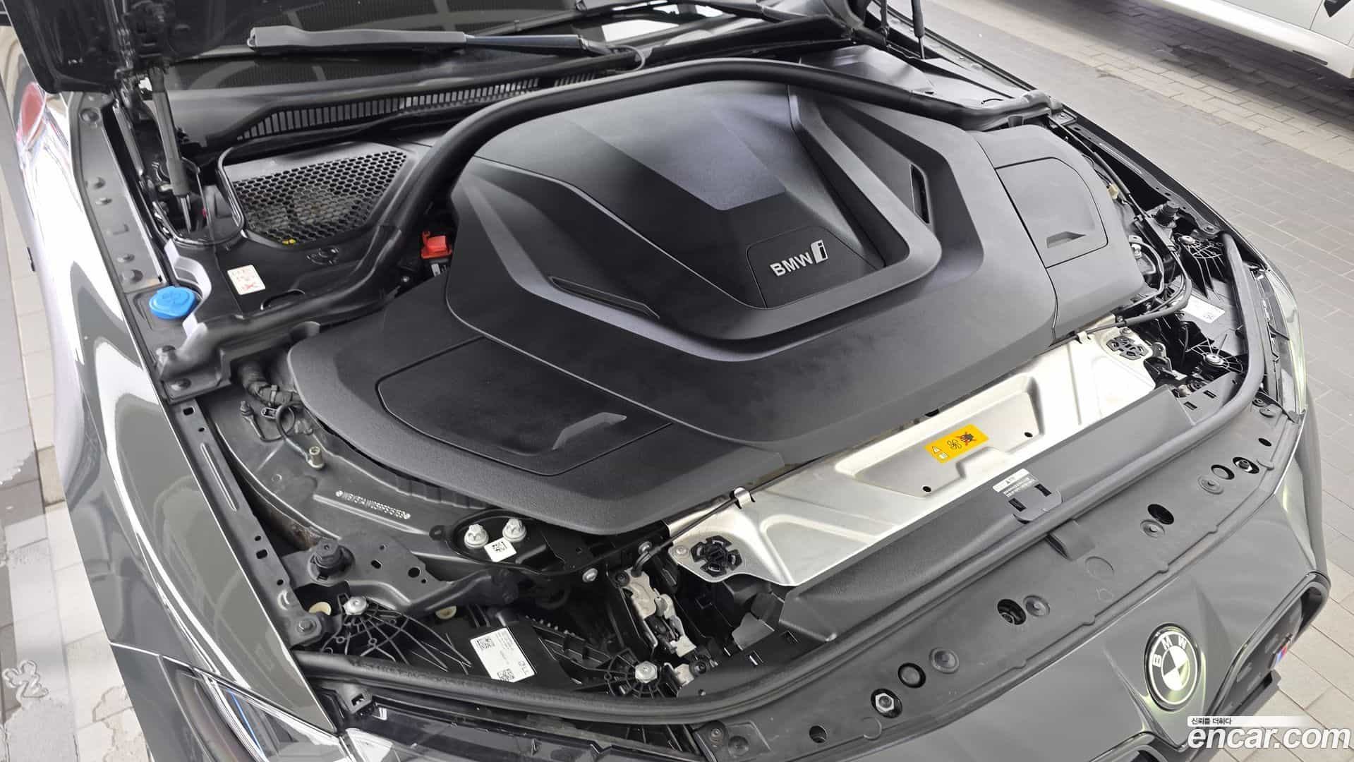 i4 BMW 2024.0-OUTER-006