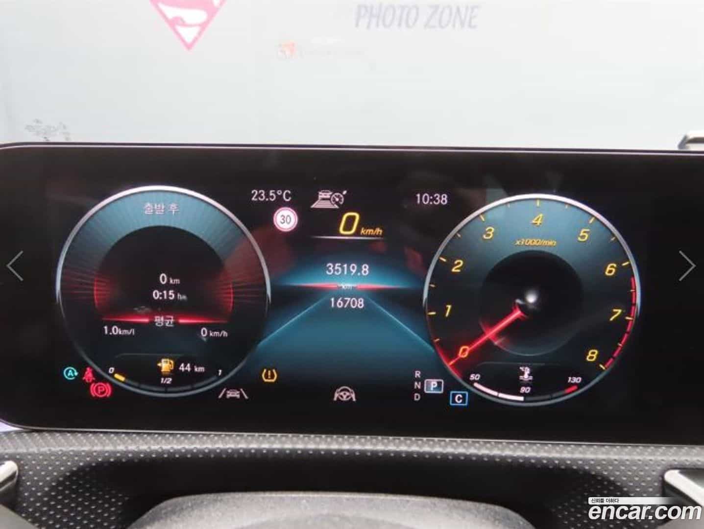 CLA-Class Mercedes-Benz 2022.1-INNER-008