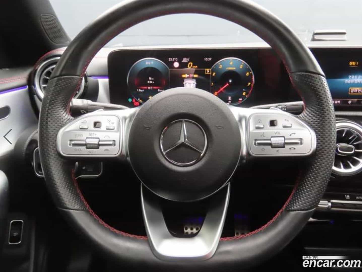 CLA-Class Mercedes-Benz 2022.1-INNER-010