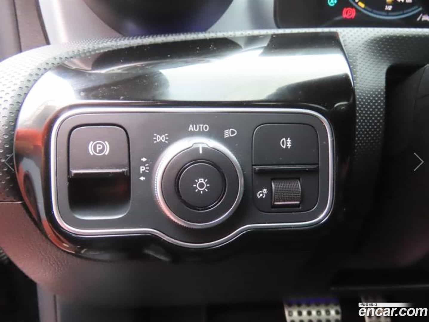 CLA-Class Mercedes-Benz 2022.1-OPTION-017