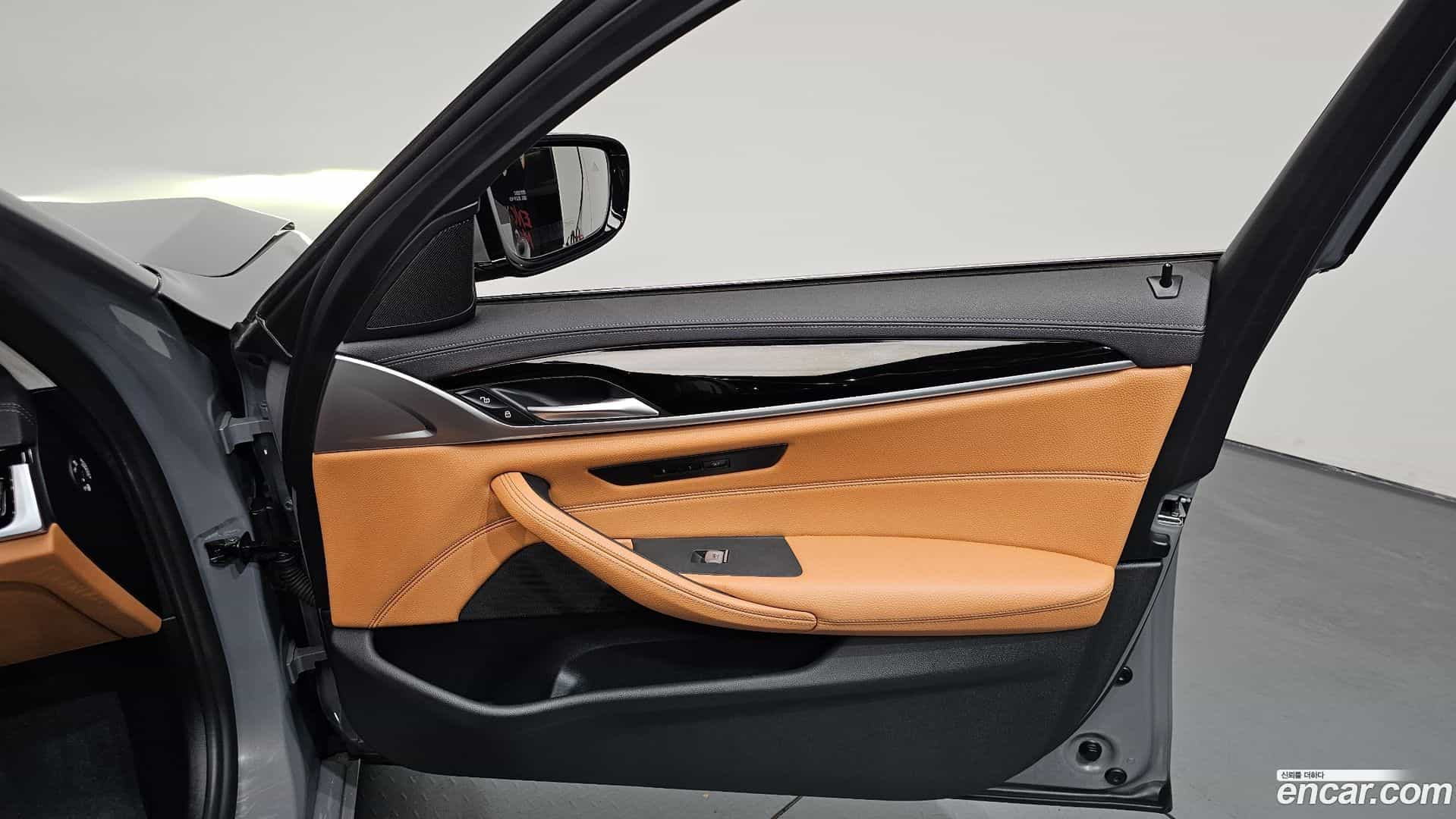 5-Series BMW 2022.6-INNER-034