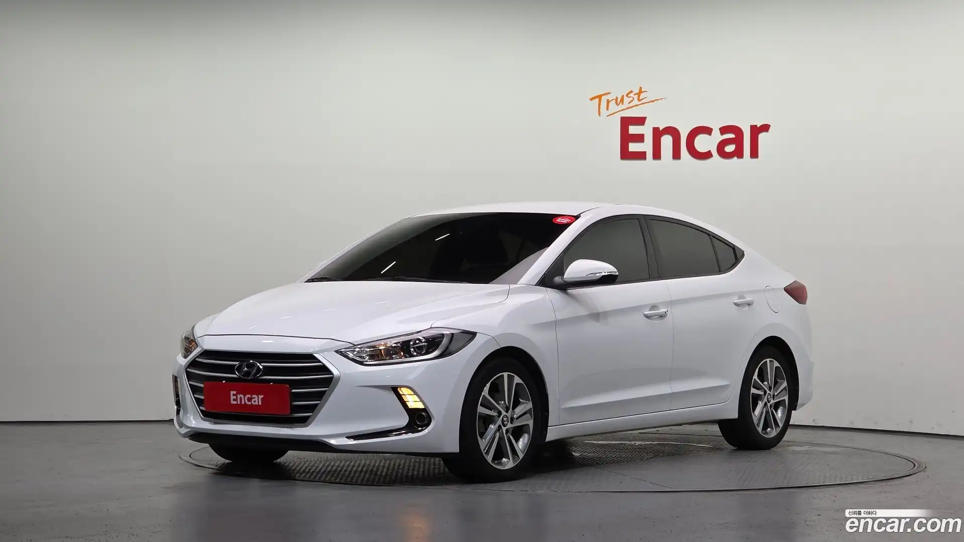 AVANTE Hyundai 2018.6-OUTER-001