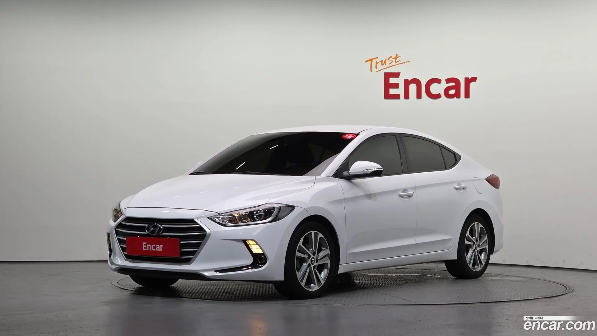 Main__Slider__Photo:AVANTE Hyundai 2018.6-0