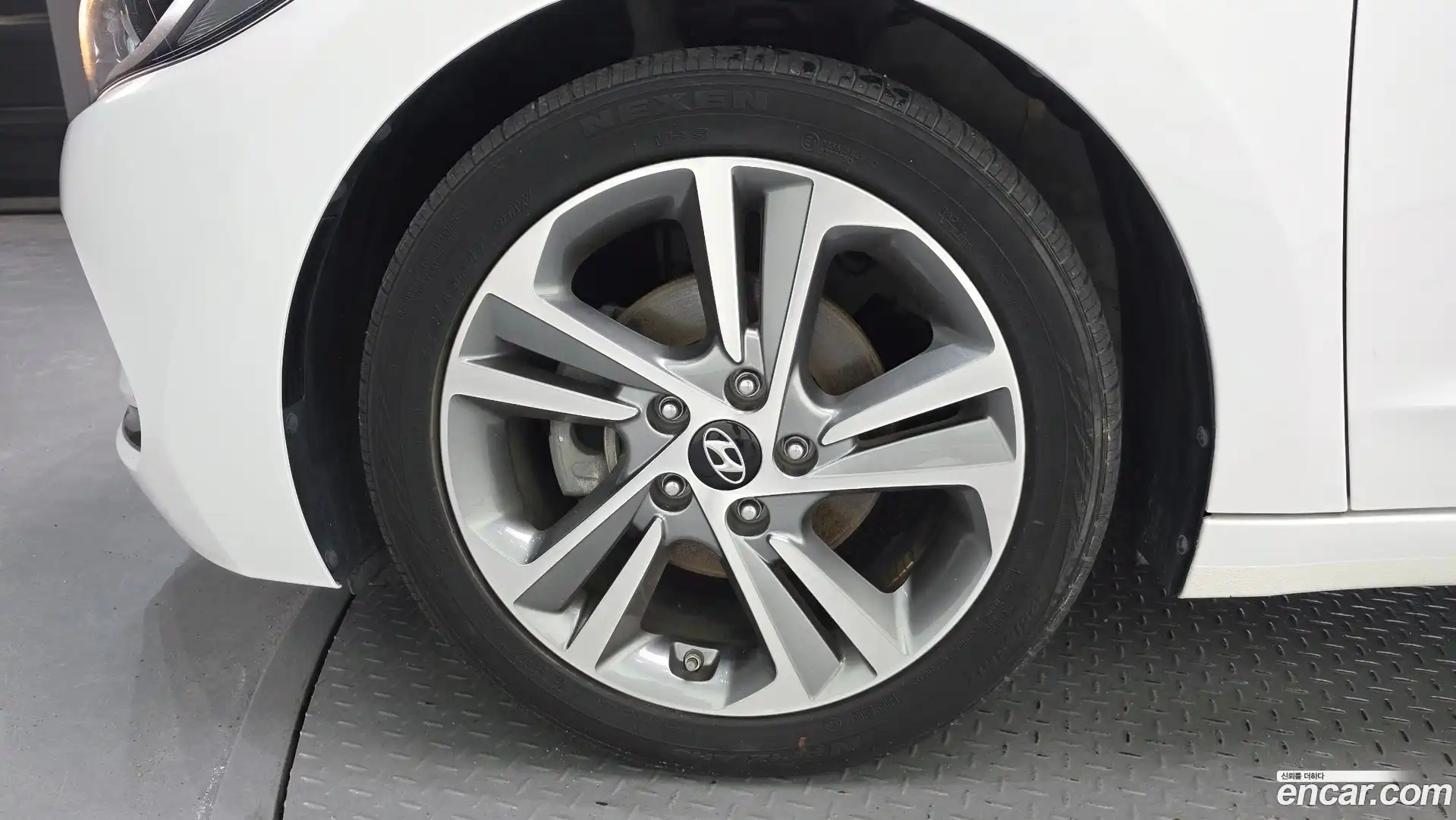 AVANTE Hyundai 2018.6-OUTER-005