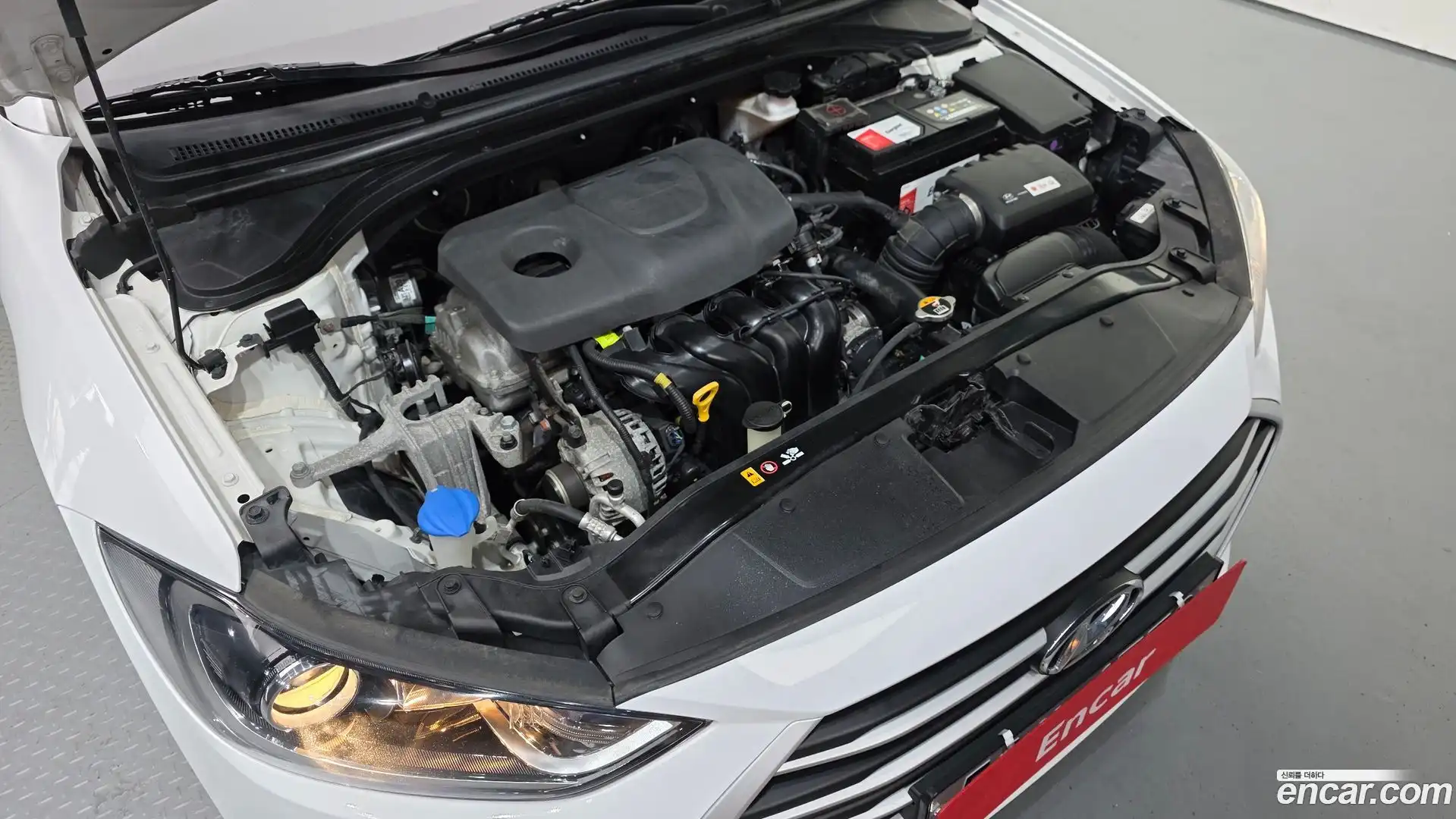 AVANTE Hyundai 2018.6-OUTER-006