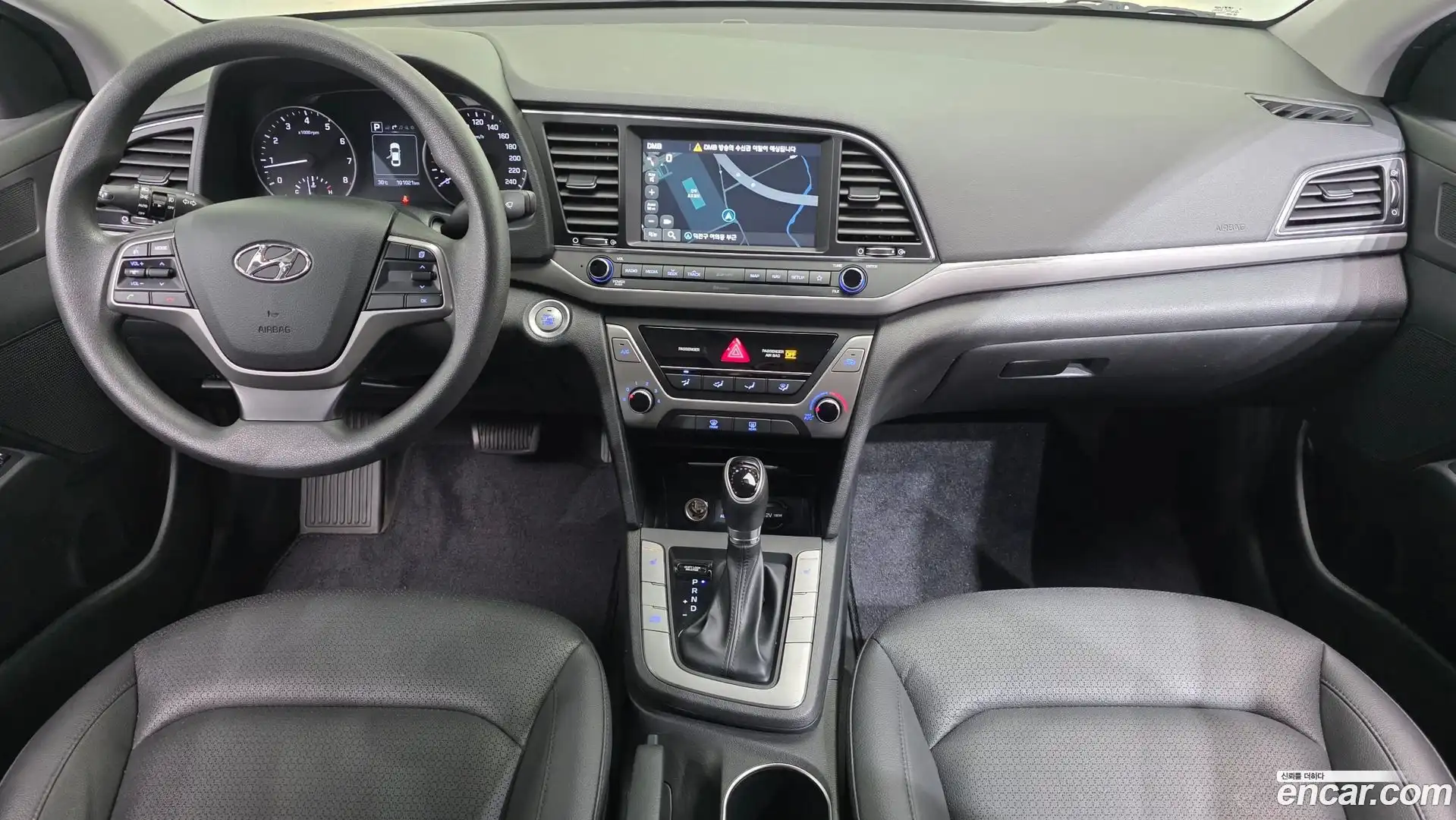 AVANTE Hyundai 2018.6-INNER-007