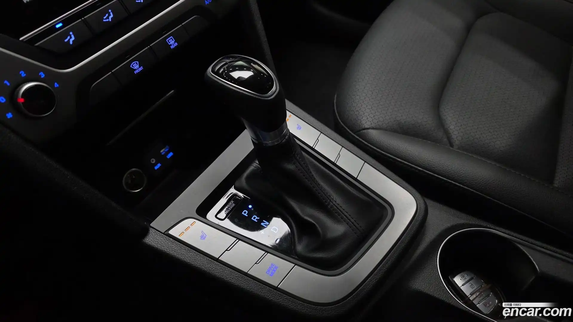 AVANTE Hyundai 2018.6-INNER-009