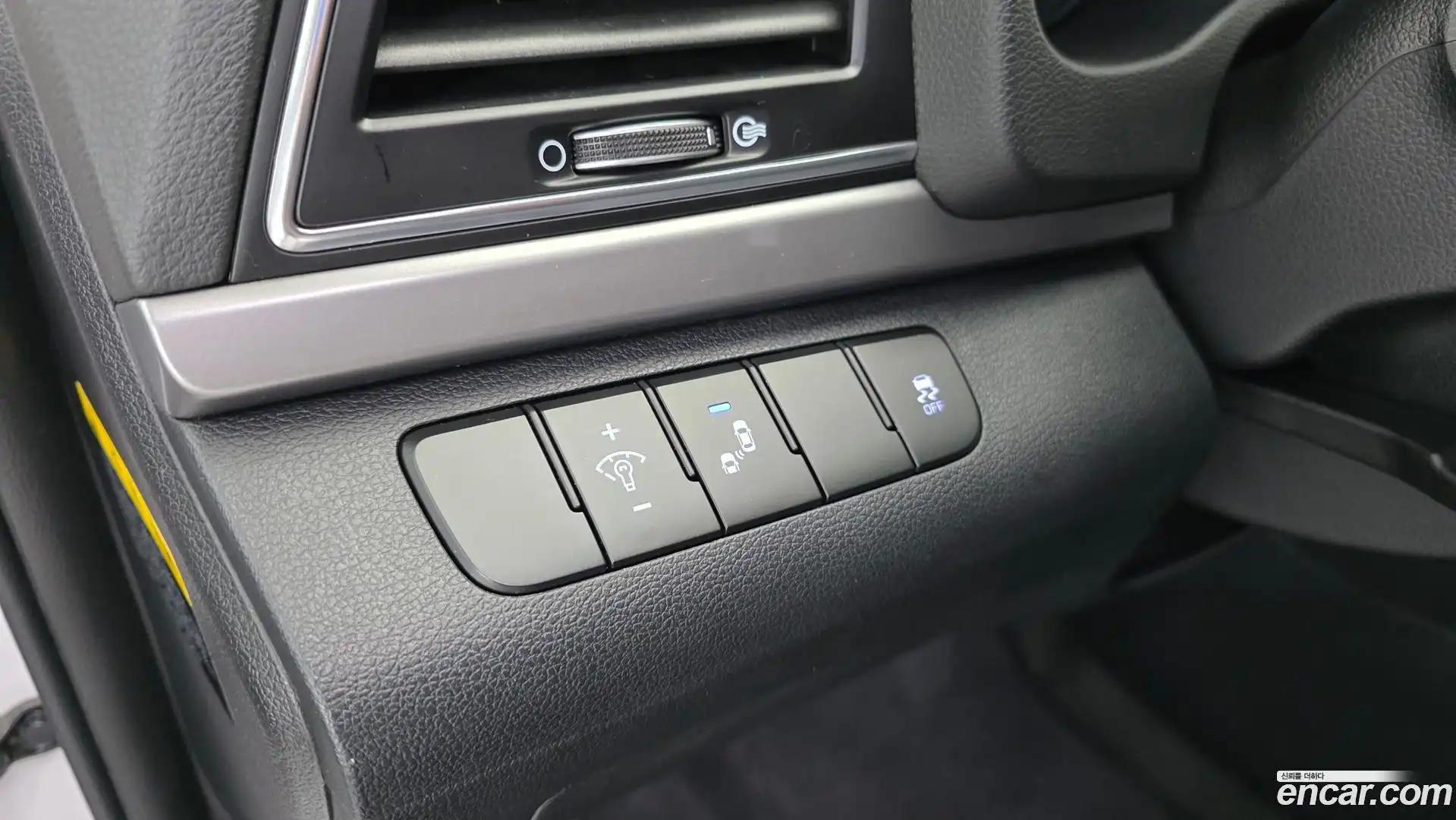AVANTE Hyundai 2018.6-OPTION-017