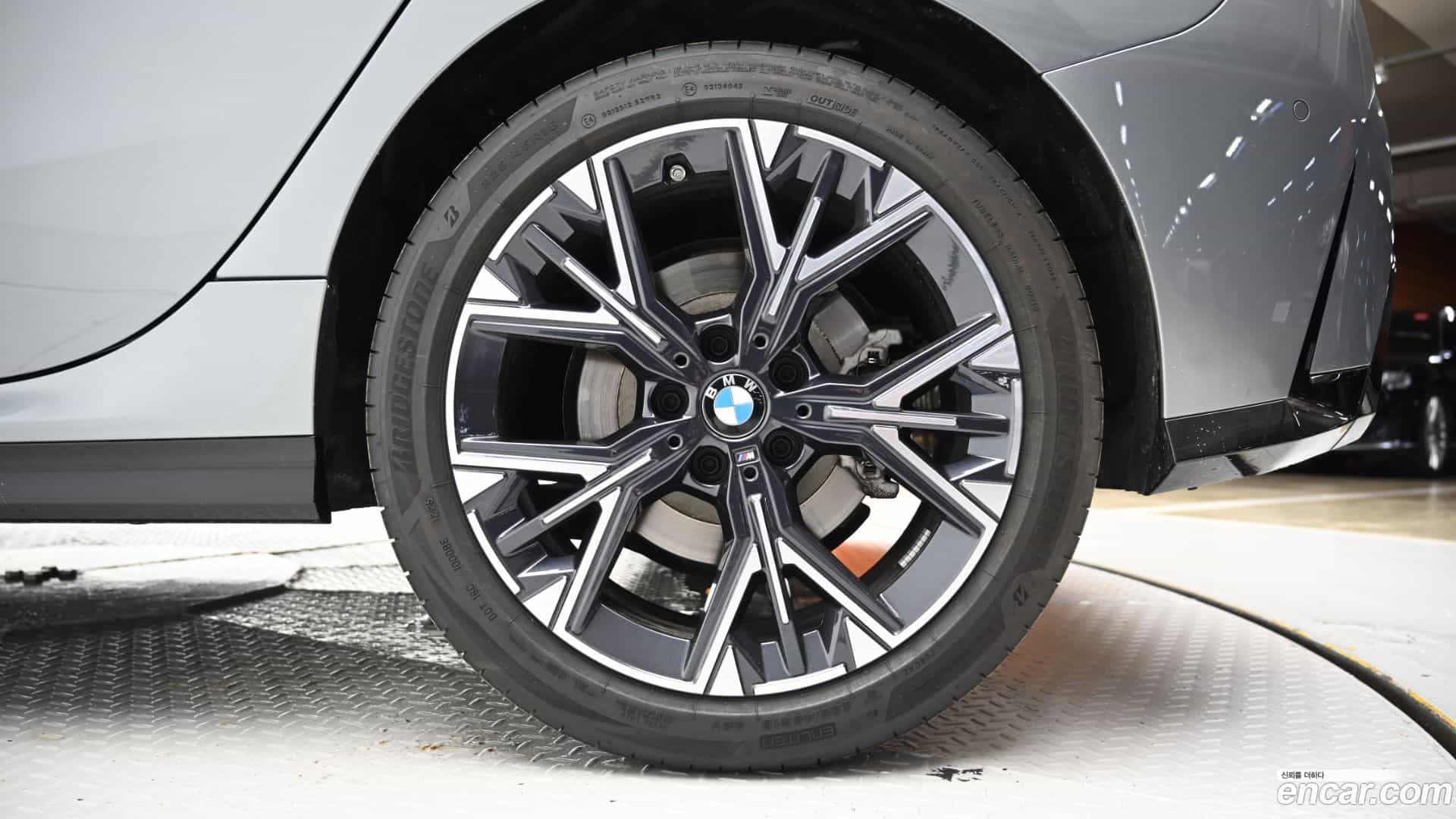 1-Series BMW 2025.10-OUTER-005