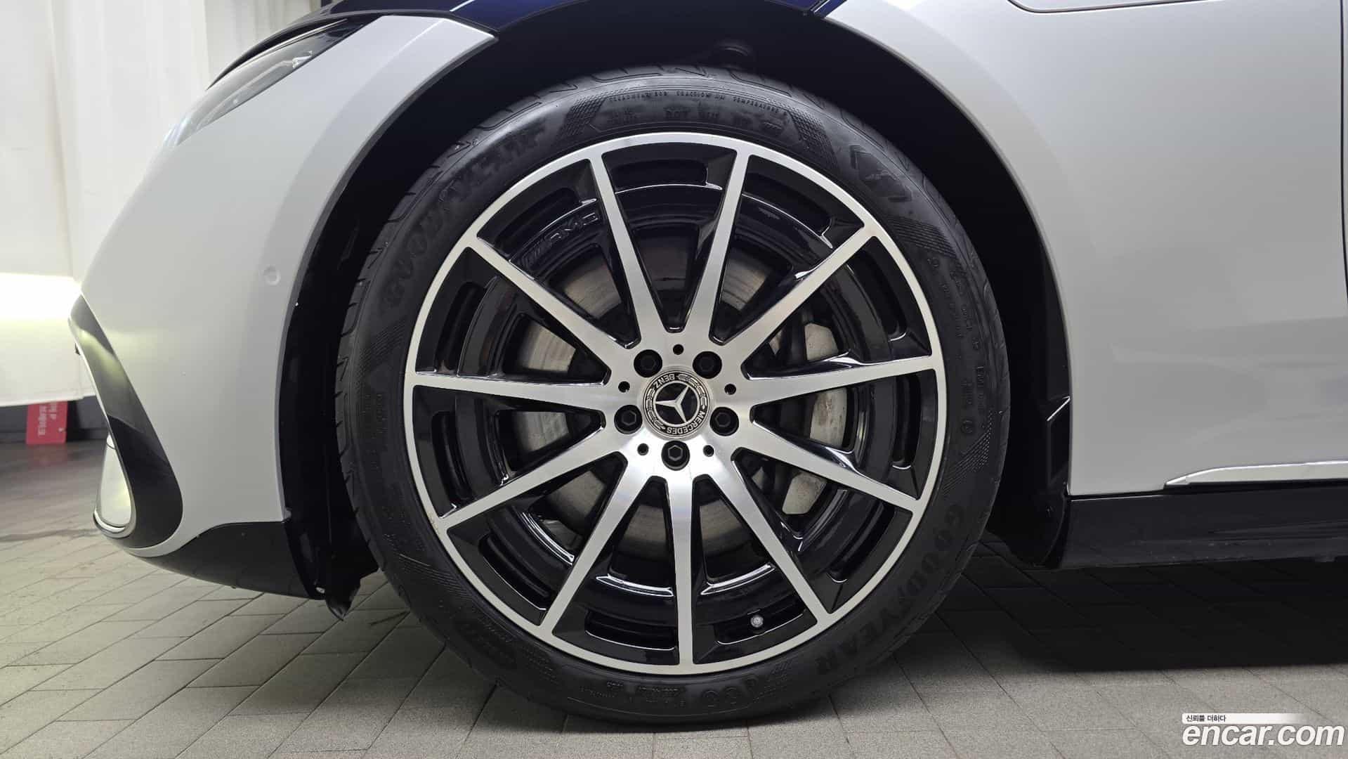 EQS Mercedes-Benz 2023.8-OUTER-005