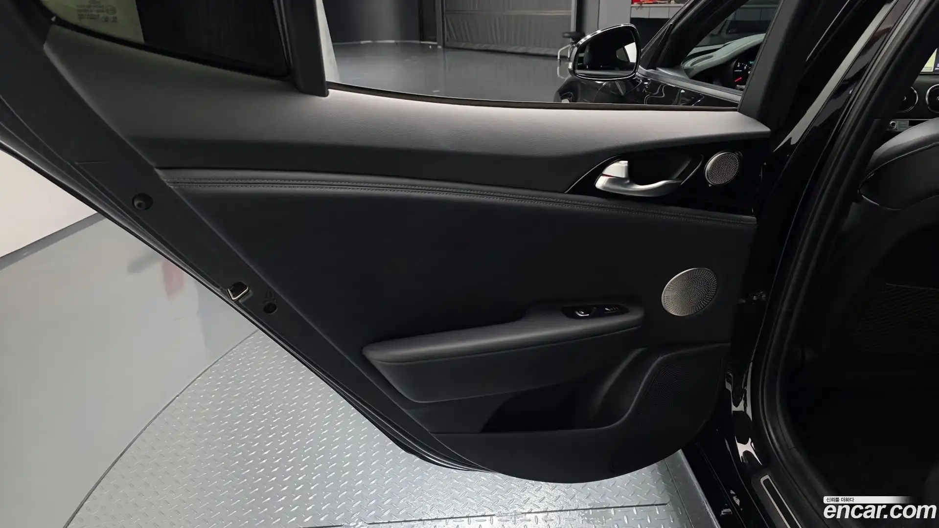 Stinger Kia 2018.3-INNER-035