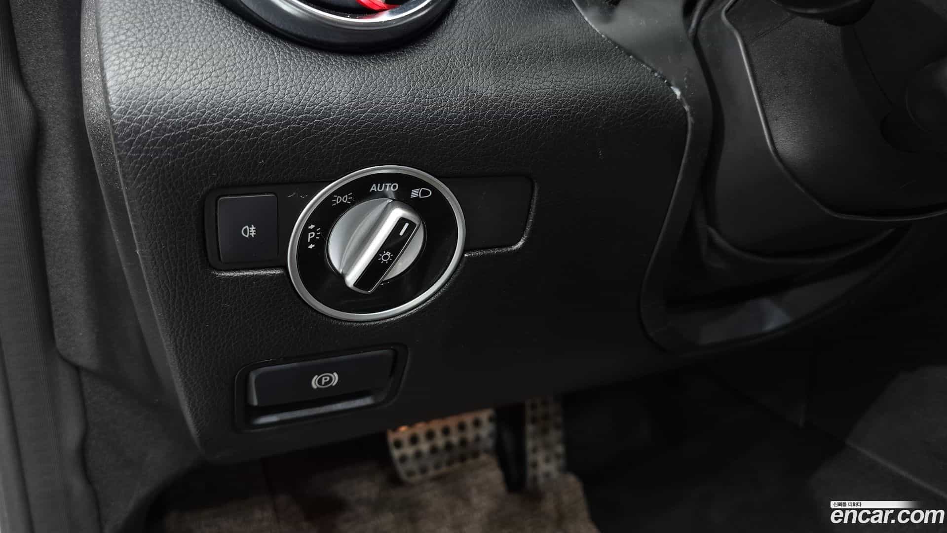 SLK-Class Mercedes-Benz 2012.4-OPTION-022