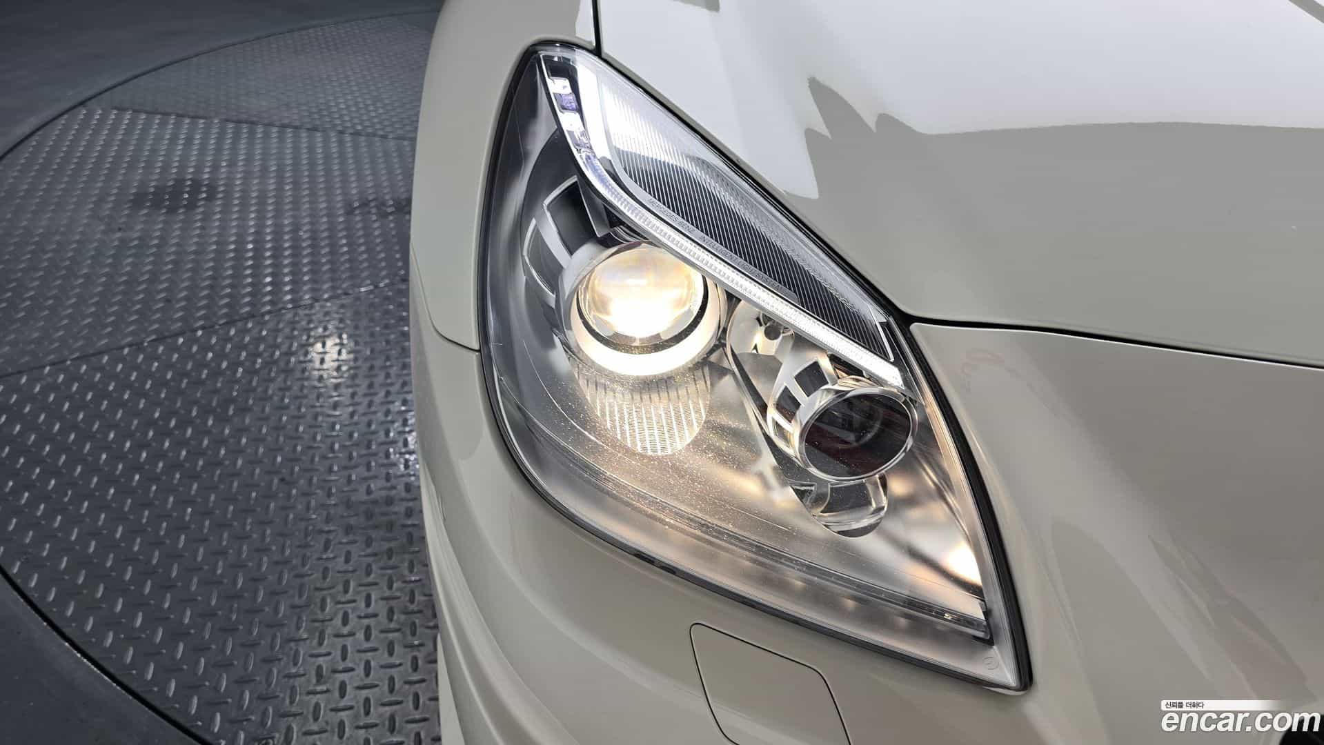 SLK-Class Mercedes-Benz 2012.4-OUTER-032