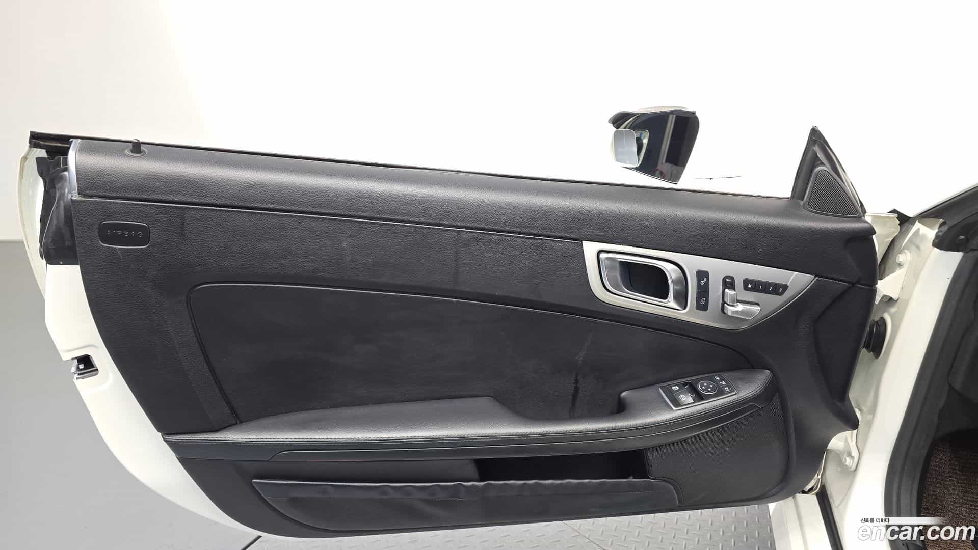 SLK-Class Mercedes-Benz 2012.4-INNER-034