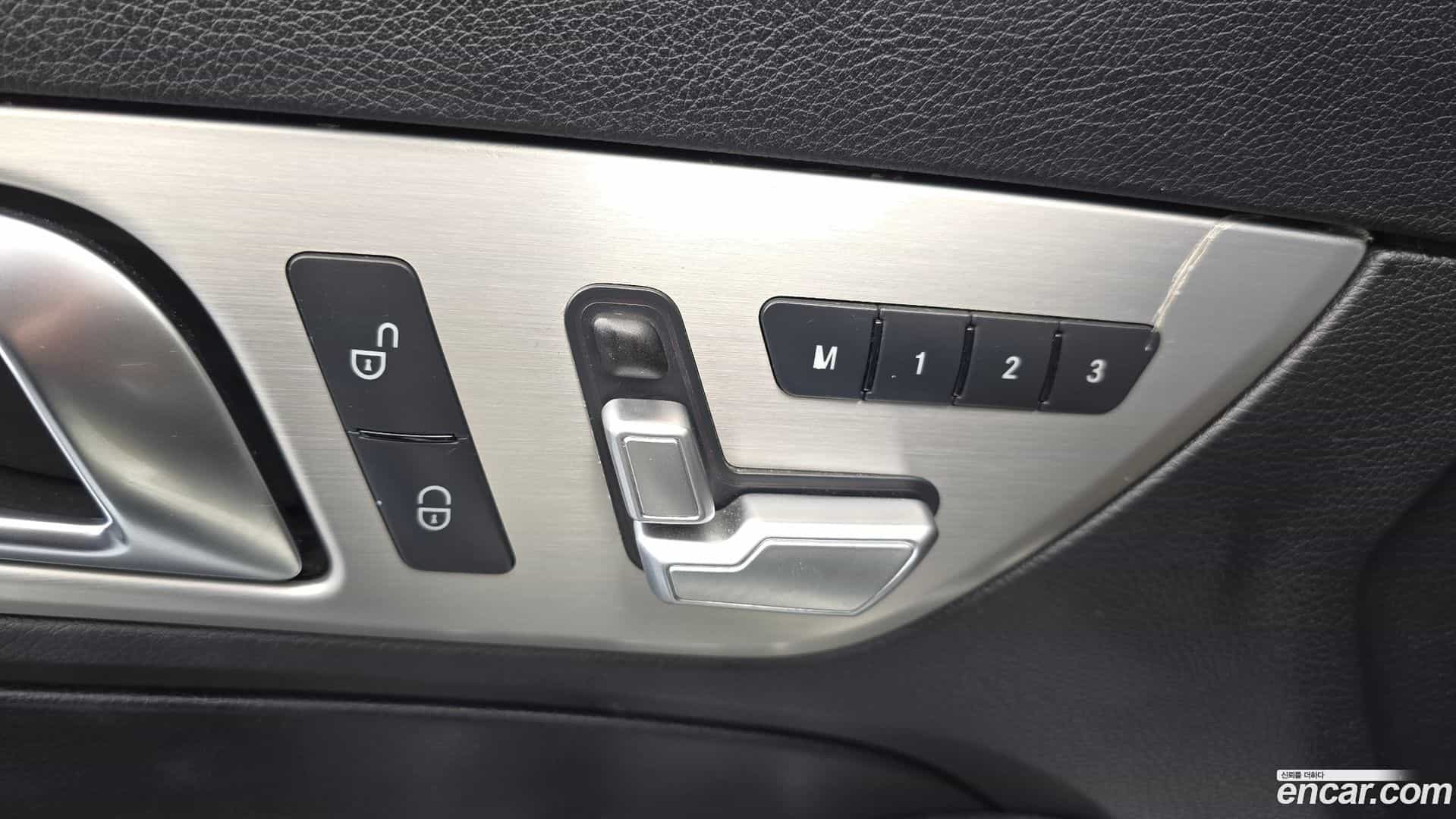 SLK-Class Mercedes-Benz 2012.4-OPTION-040