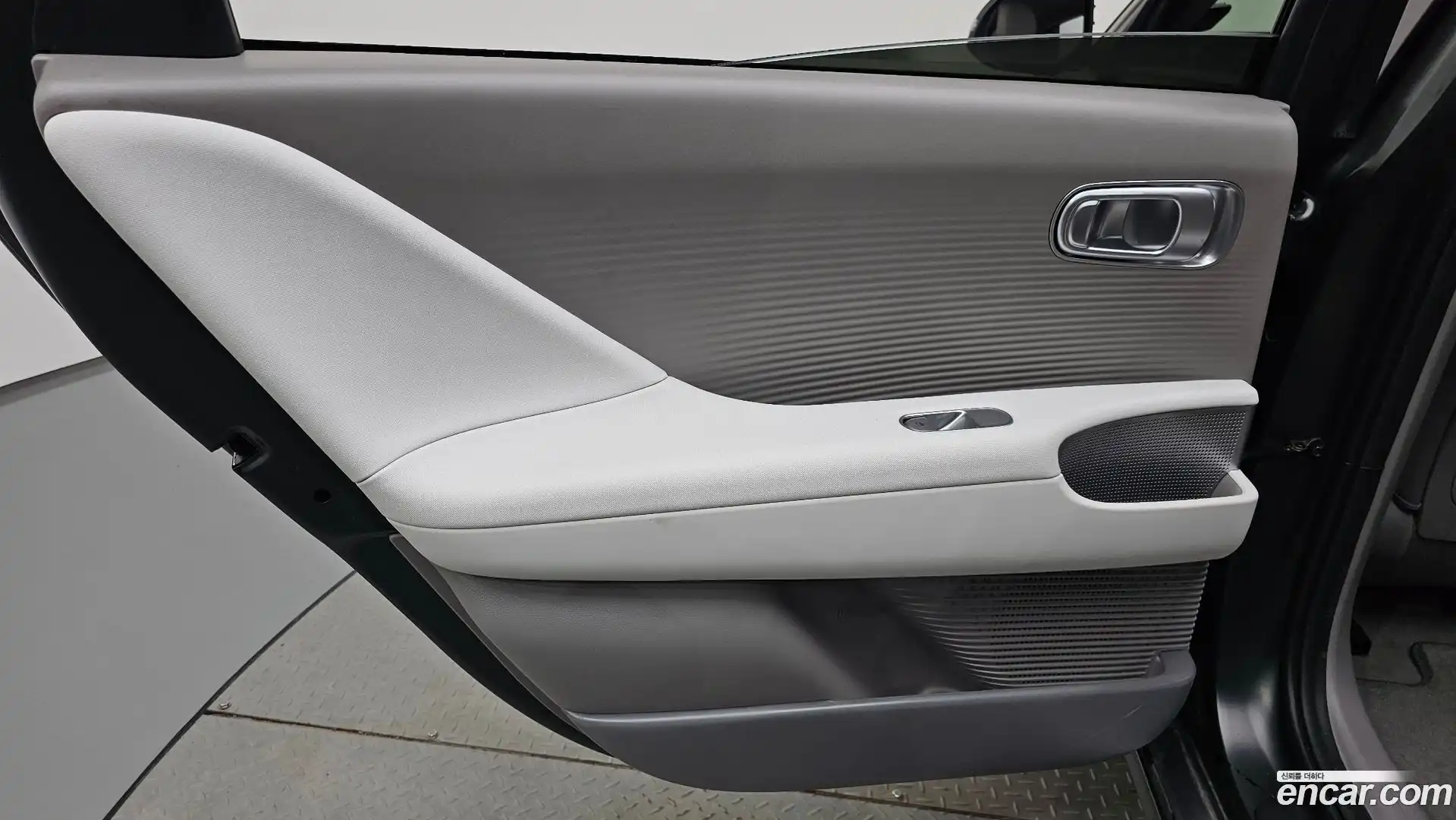 Ioniq6 Hyundai 2022.11-INNER-035