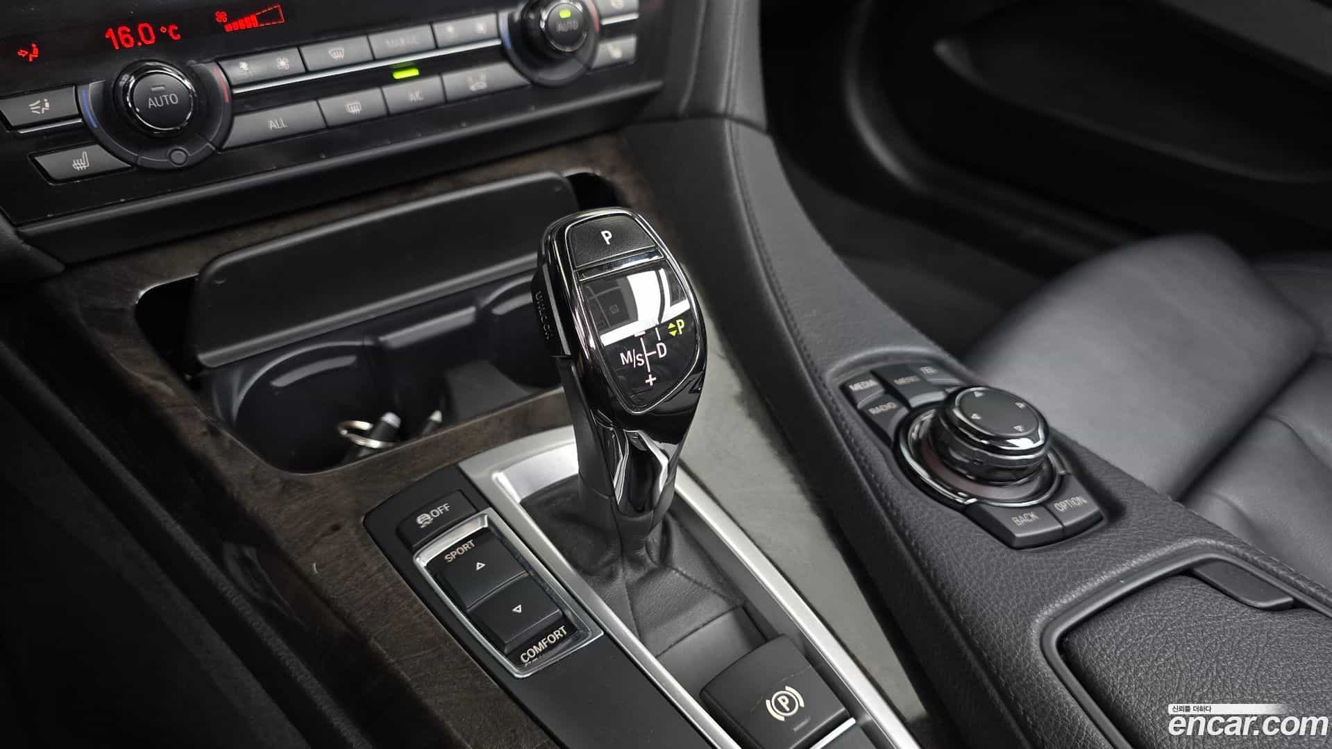 6-Series BMW 2013.11-INNER-009