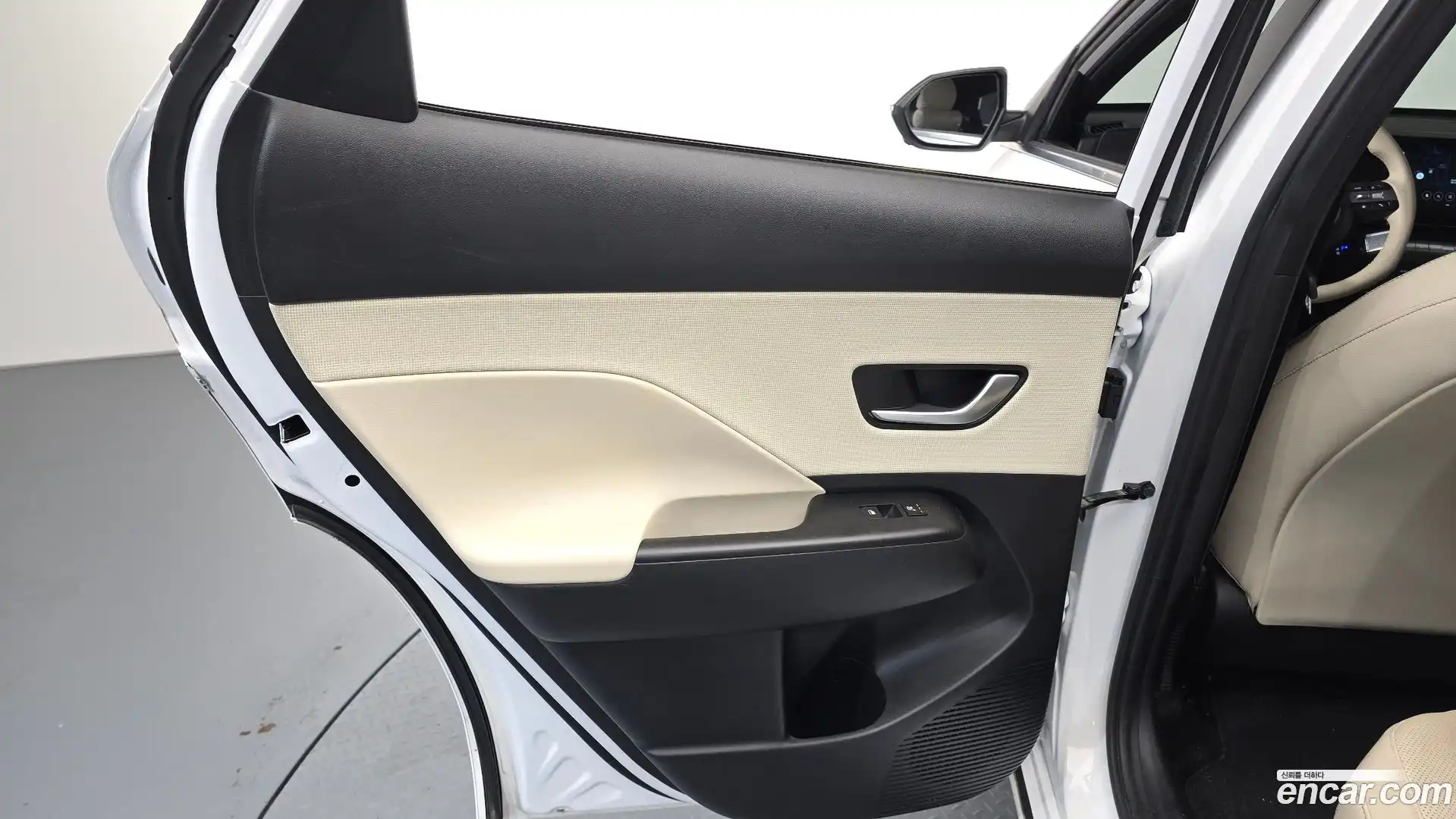 Kona Hyundai 2023.6-INNER-035