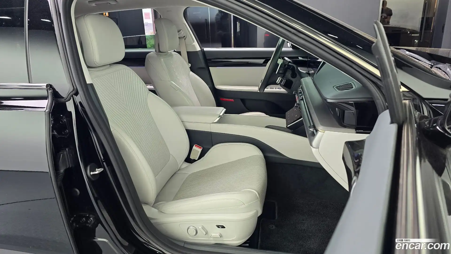Grandeur Hyundai 2023.11-INNER-010