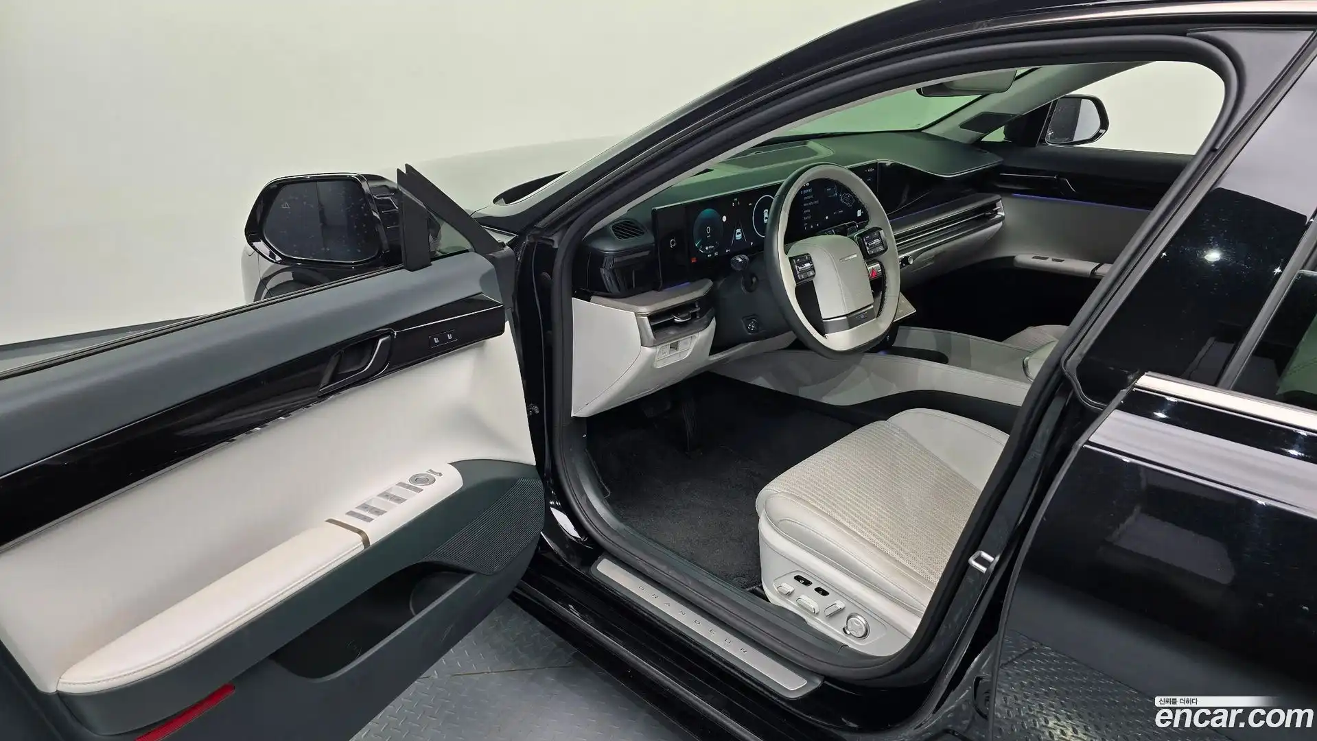 Grandeur Hyundai 2023.11-OPTION-015