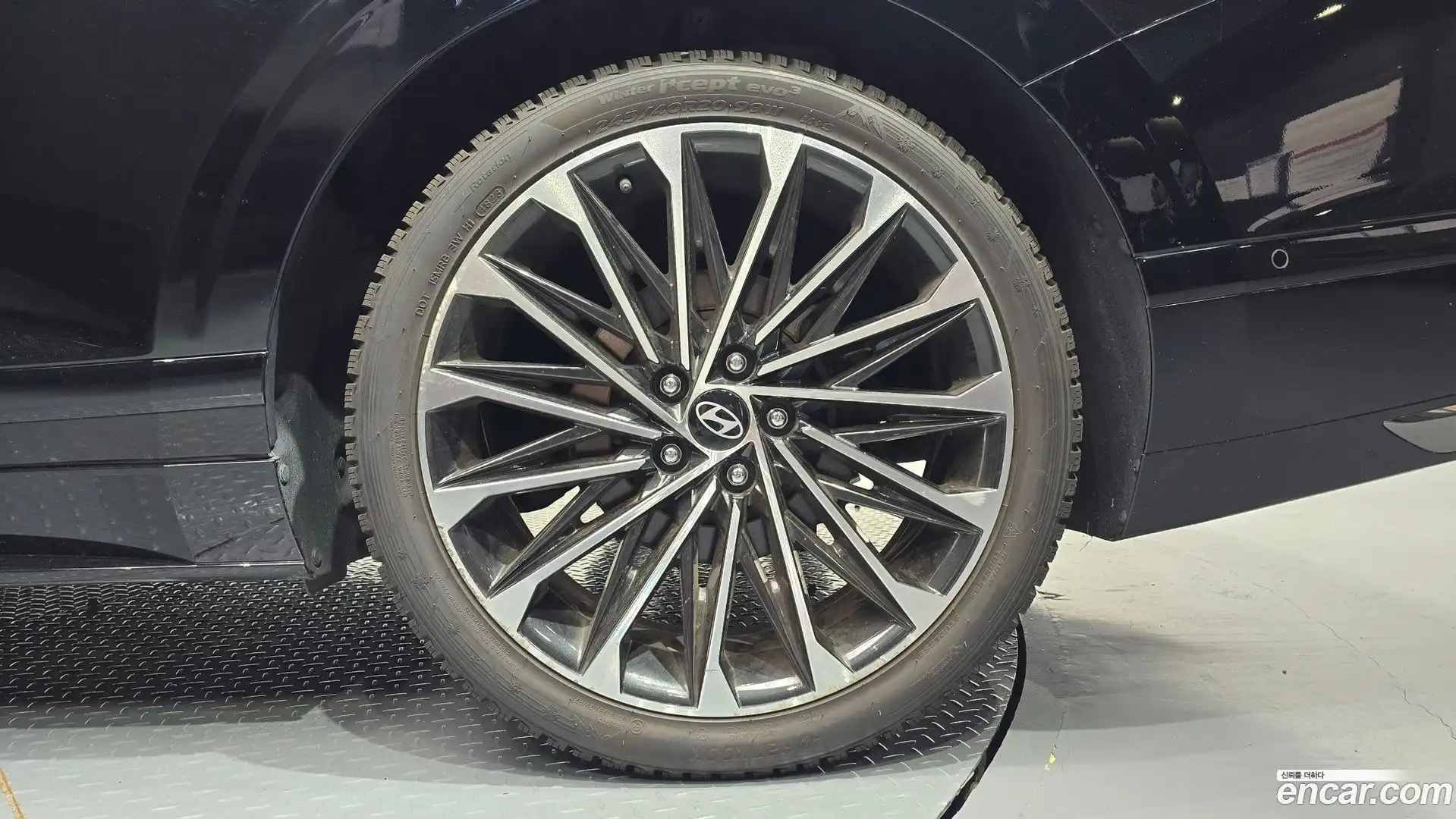 Grandeur Hyundai 2023.11-OUTER-031