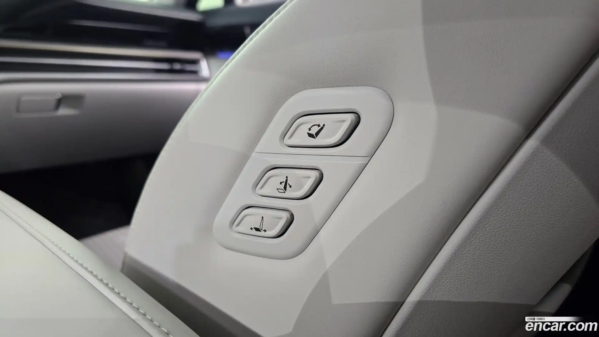 Grandeur Hyundai 2023.11-OPTION-044
