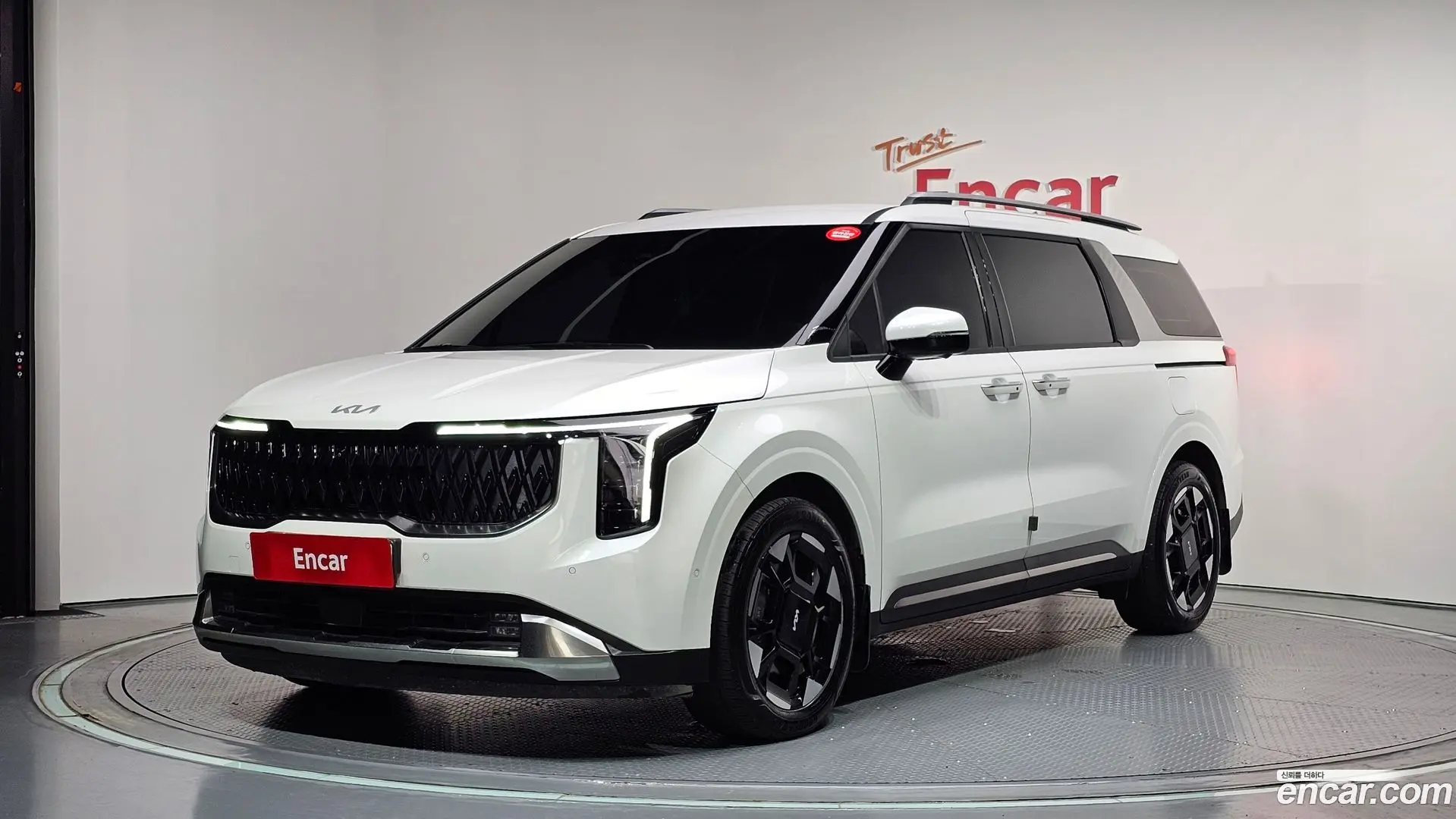 Main__Slider__Photo:Canival Kia 2024.1-0