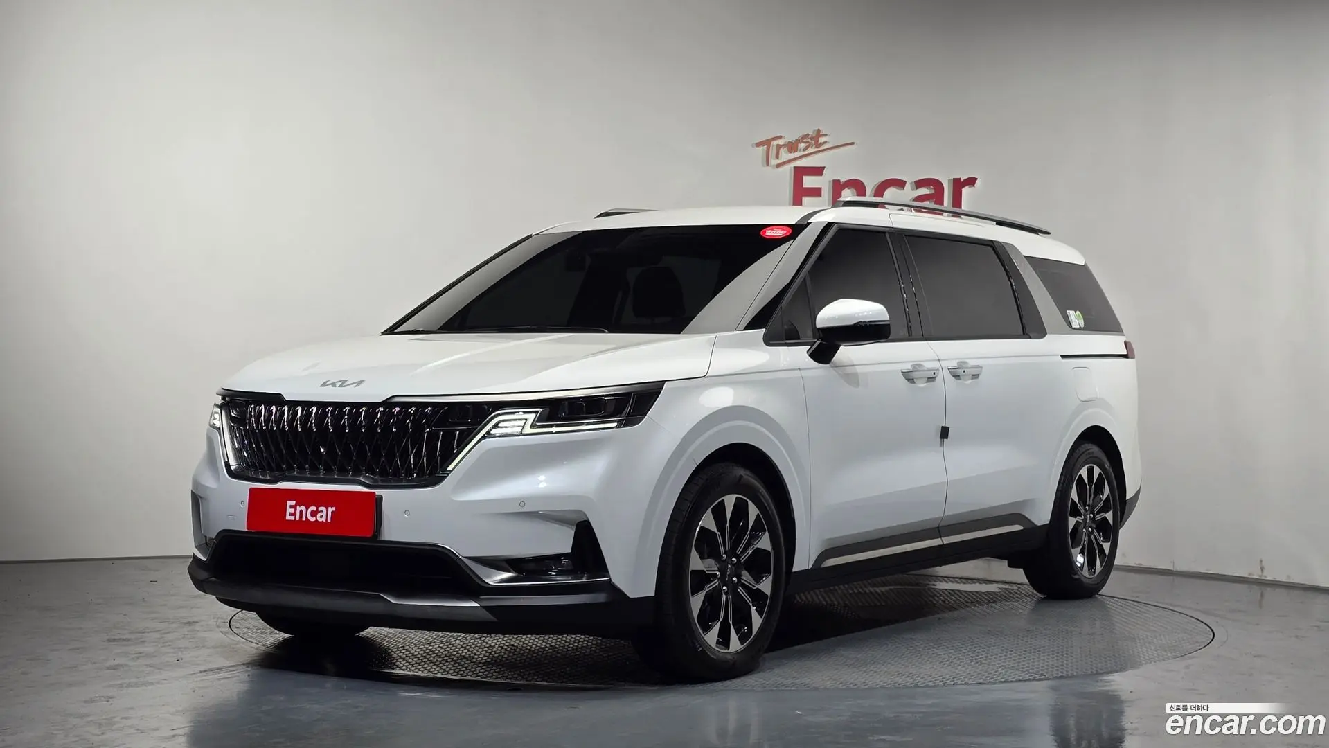 Main__Slider__Photo:Canival Kia 2023.7-0